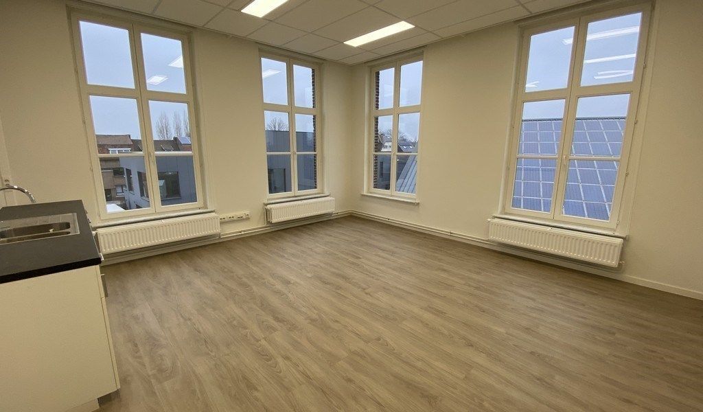 Gerenoveerde kantoren met zicht op water te huur in Gent foto 9