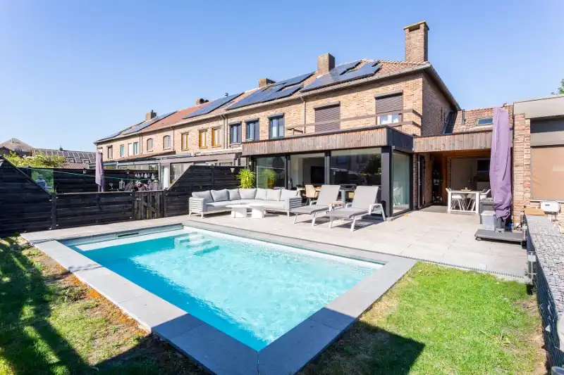 Verrassend ruime woning met zwembad! foto 18