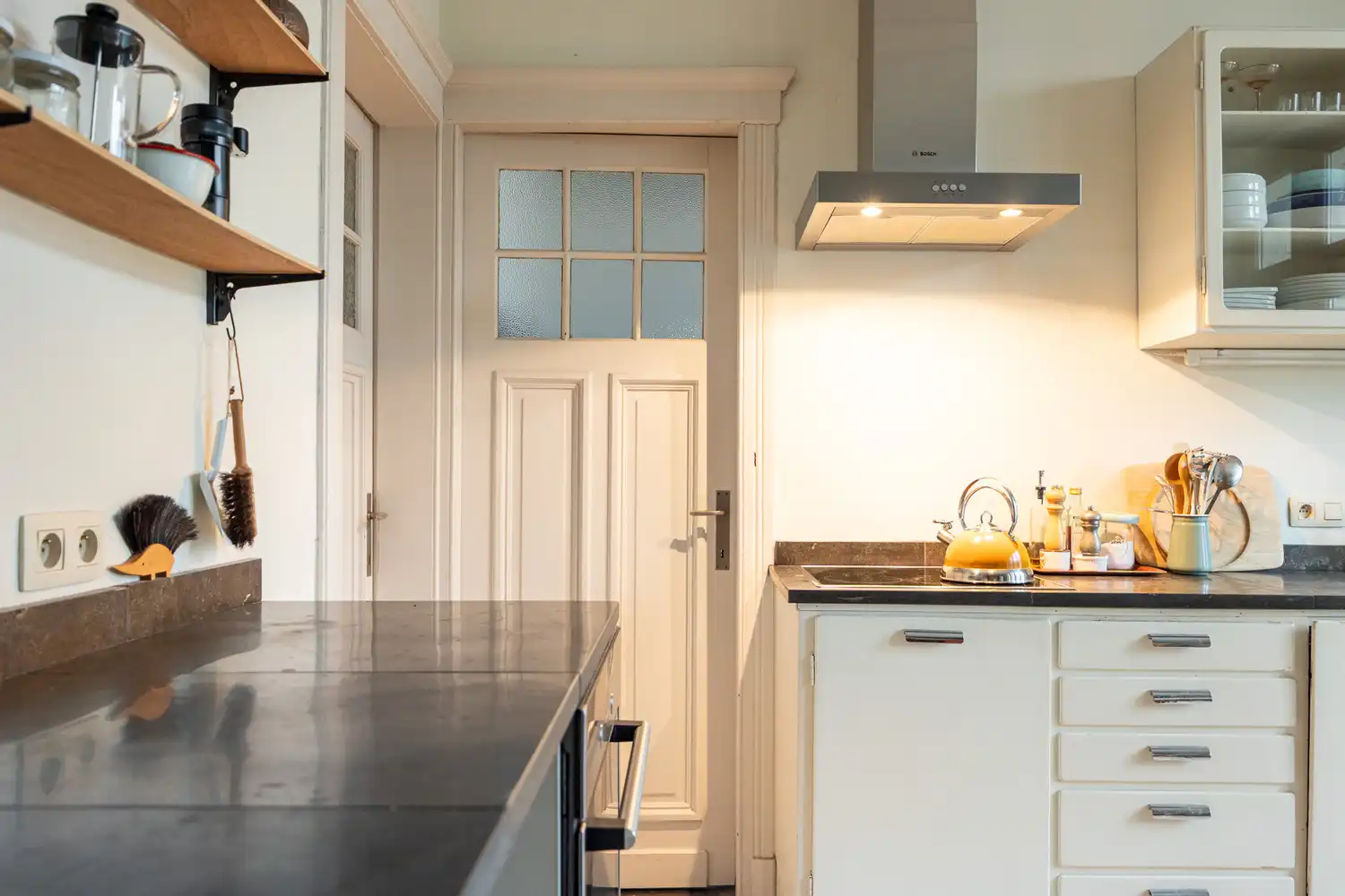 Verkocht: kevin@wellimmo.net voor meer info!  Instapklaar Art-Deco appartement met heerlijk zonneterras nabij 't Groen Kwartier en Zurenborg, voor liefhebbers! foto 19