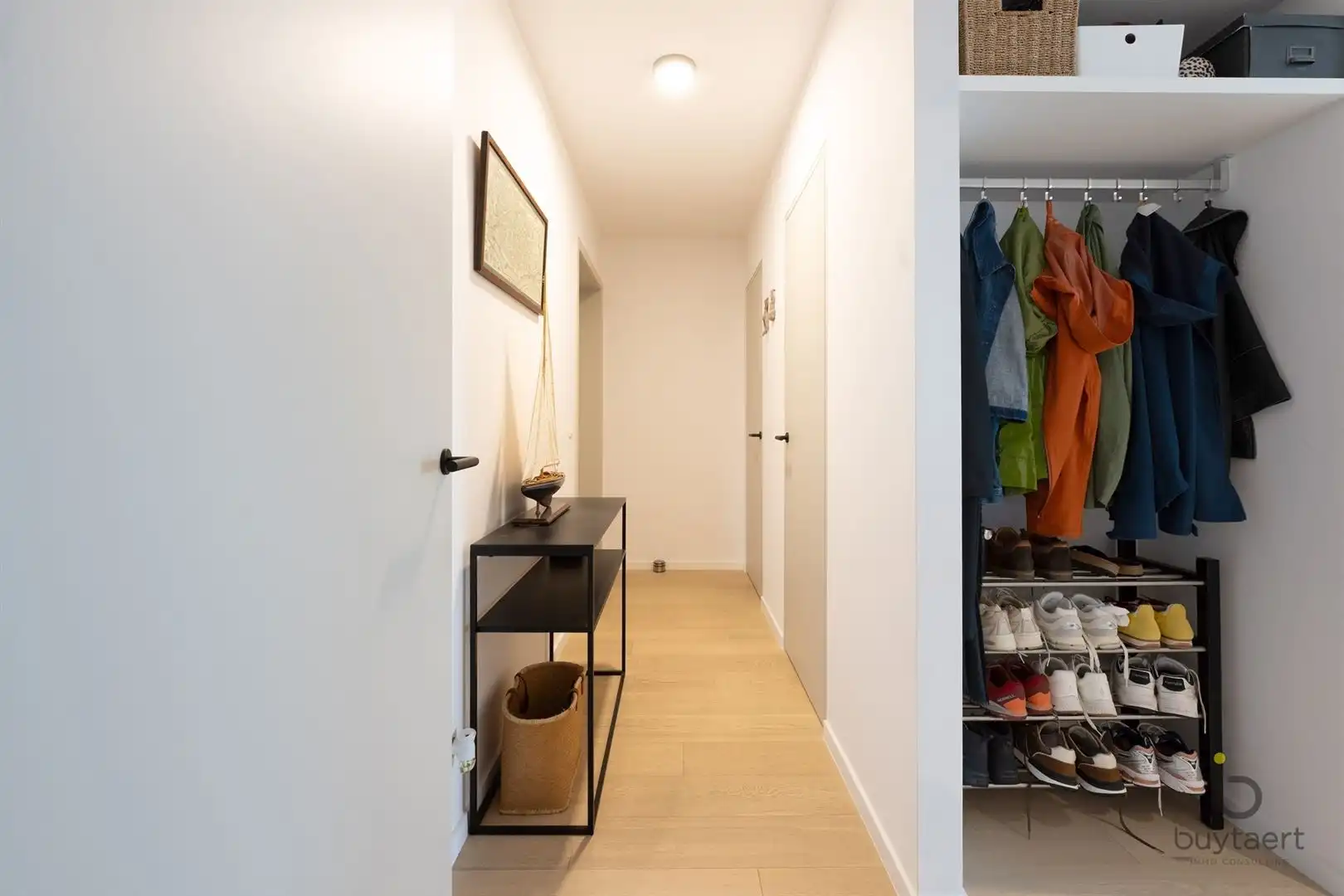 WONEN IN STIJL: een knap 2-slaapkamer appartement op de 3de verdieping met terras te Deurne-Zuid! foto 26