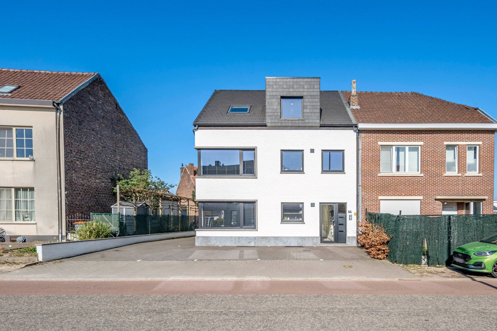 Leuk appartement met 2 slaapkamers, hoogwaardige afwerking en parkeerplaats op wandelafstand van het centrum foto 37