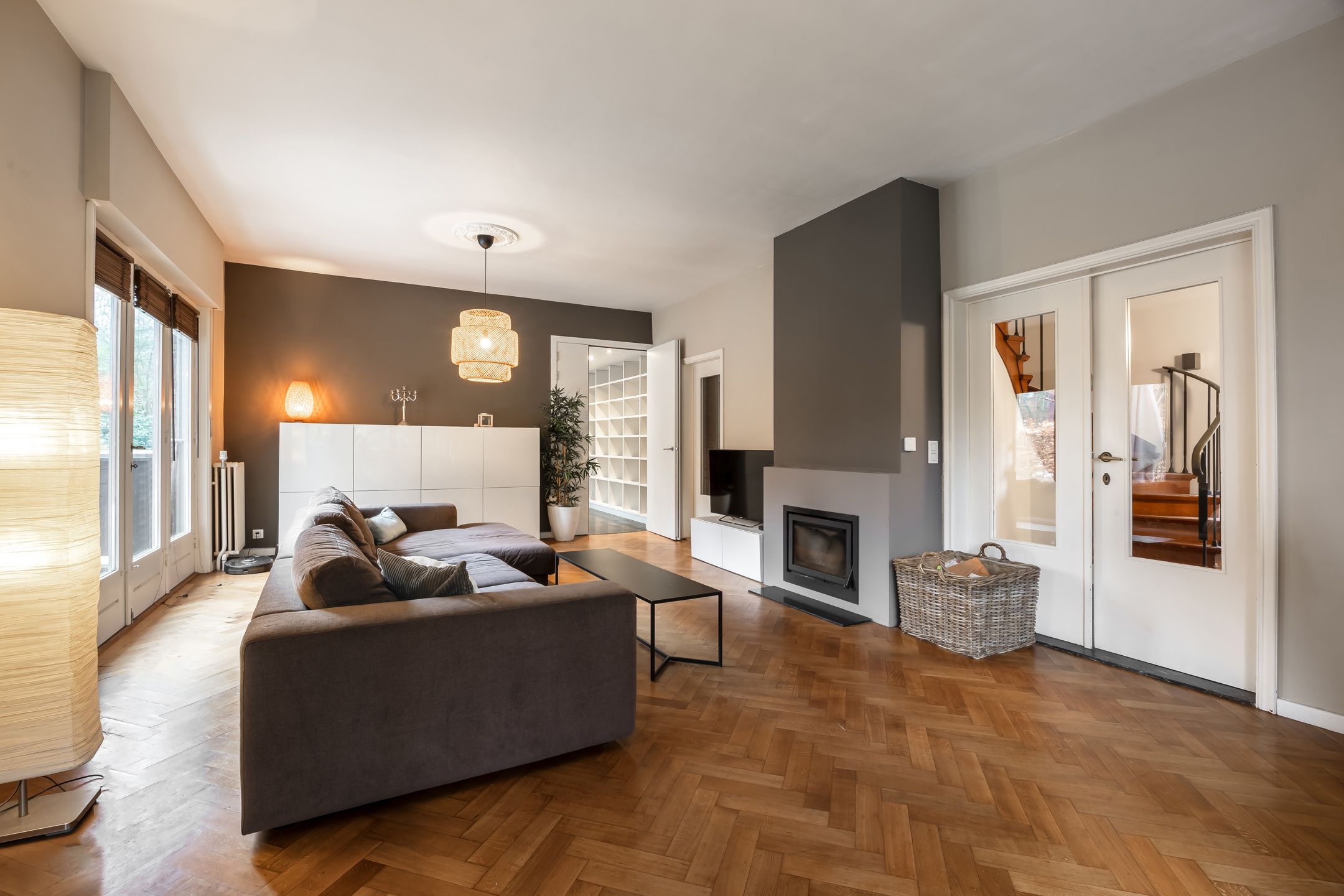 Ruime villa met bijgebouw in residentiële wijk foto 5