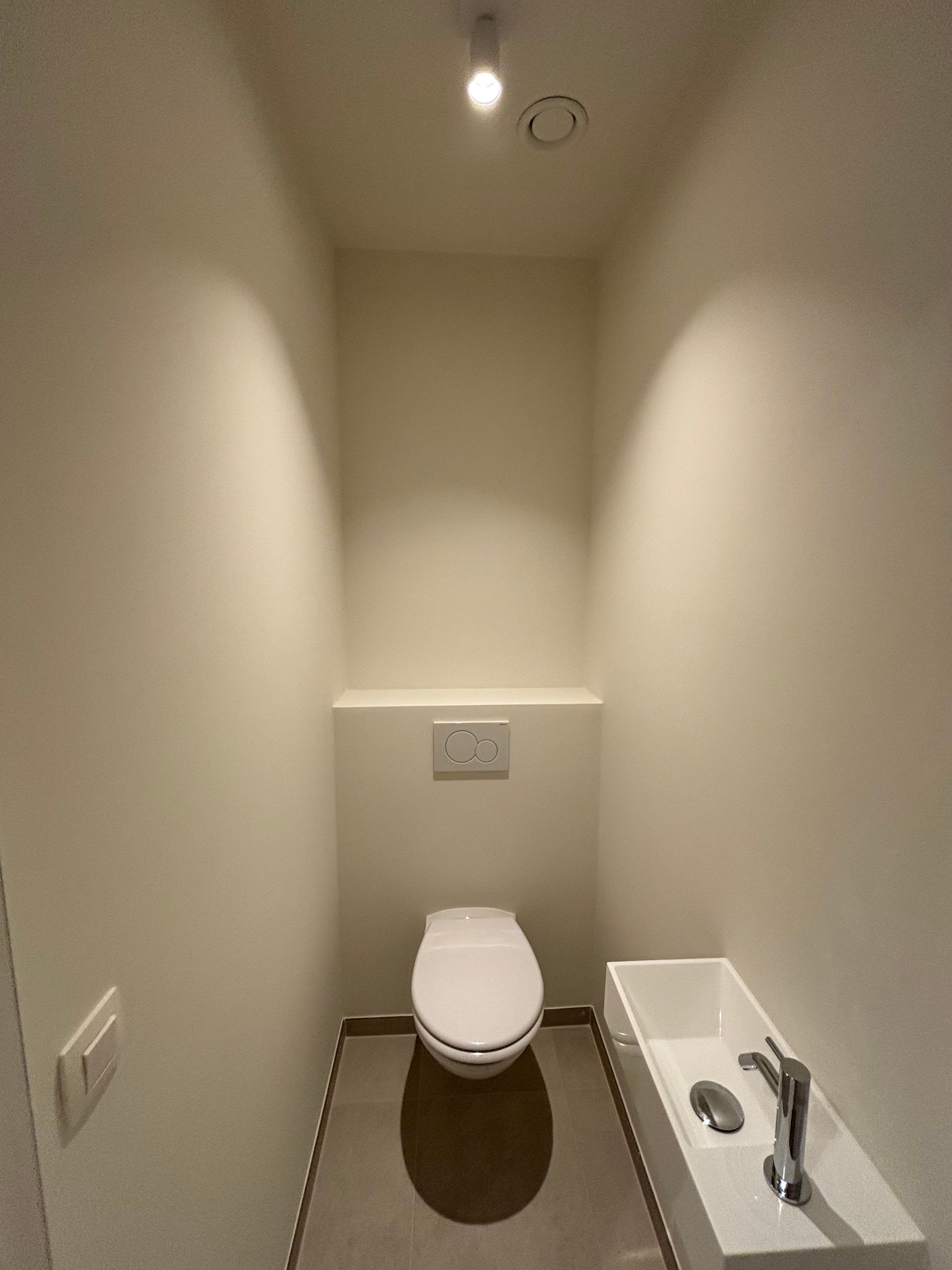 Nieuwbouw 1-slaapkamerappartement met bureau foto 3