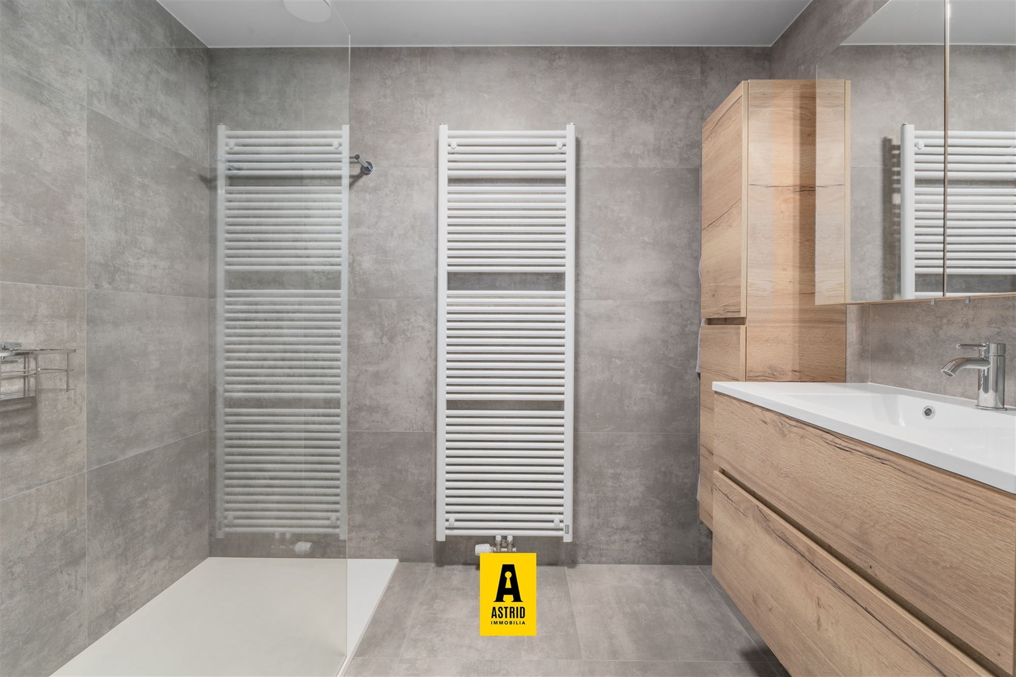 Luxueus (quasi nieuw) appartement vlakbij het strand!  foto 10