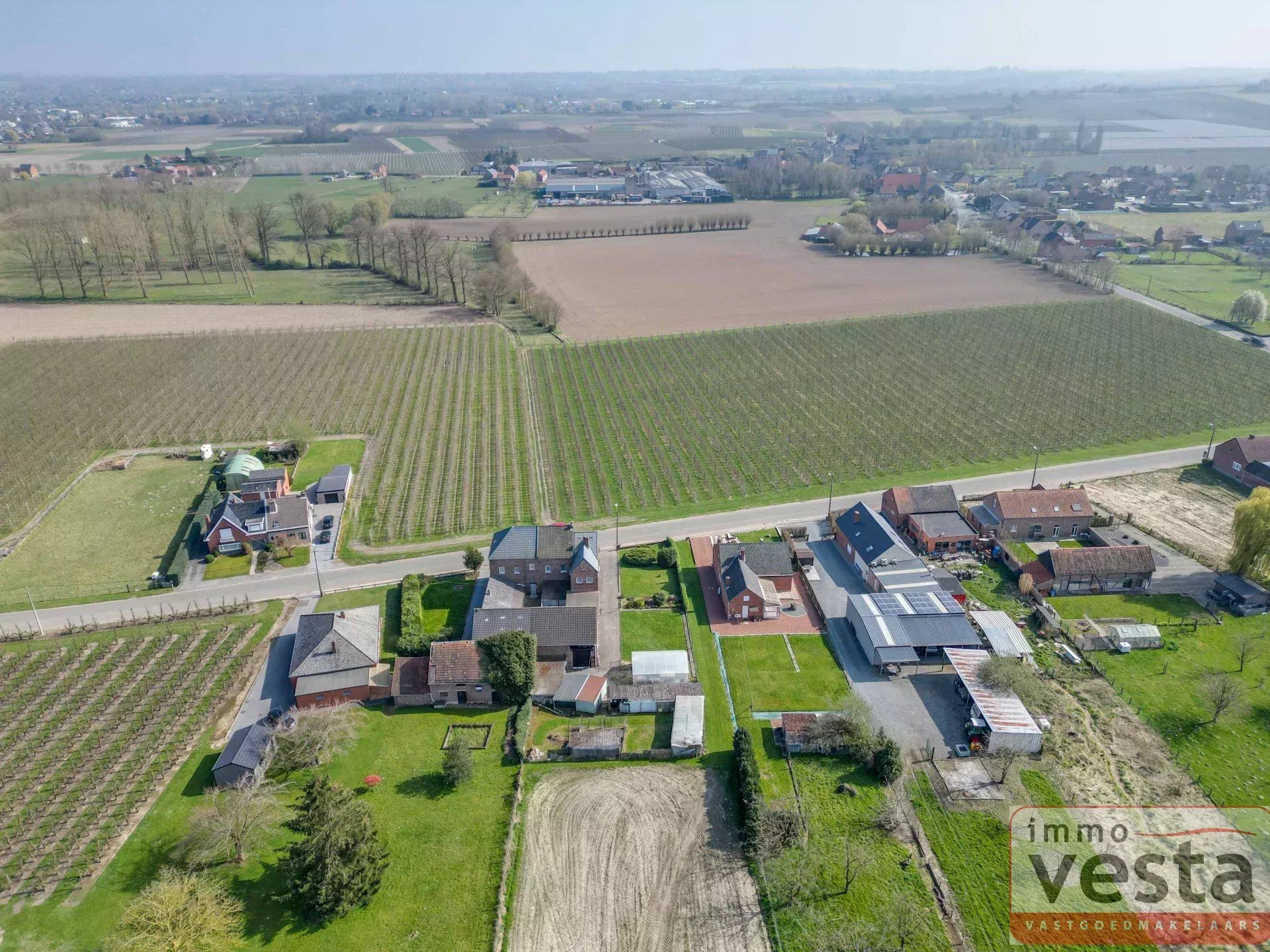 Te renoveren, landelijk gelegen woning/ projectgrond foto 27
