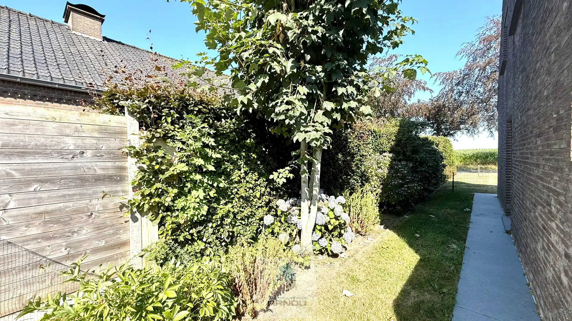 Charmante vrijstaande gezinswoning met open zicht in het landelijke Oostwinkel foto 26
