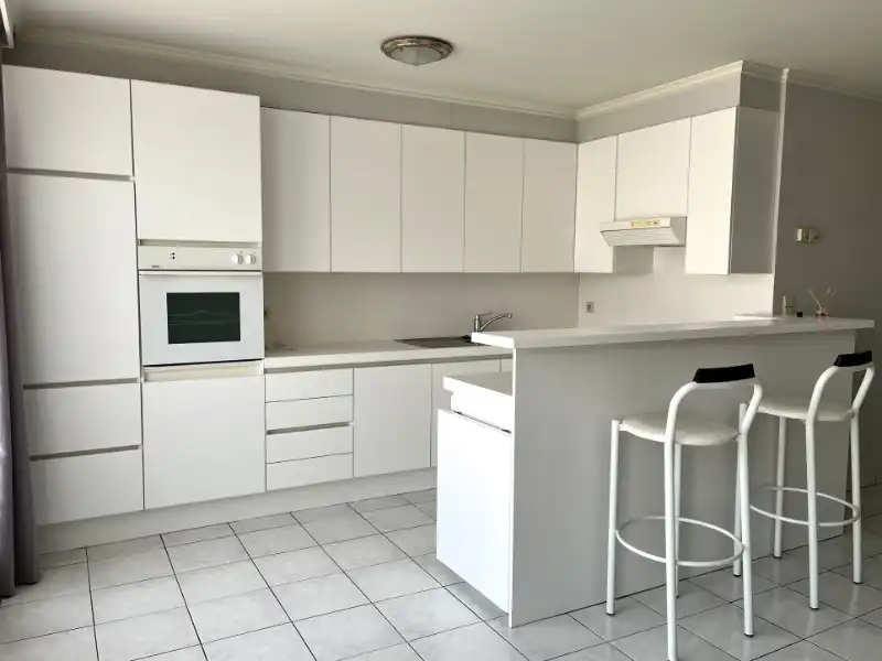 2 slaapkamer appartement met terras foto 7