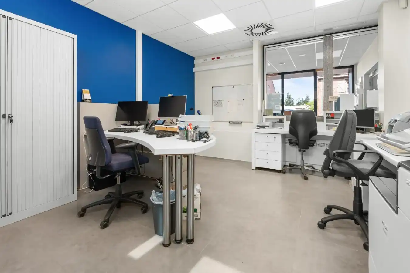 Beselare - Investeringspand met kantoorruimte en 2 verhuurde appartementen foto 3