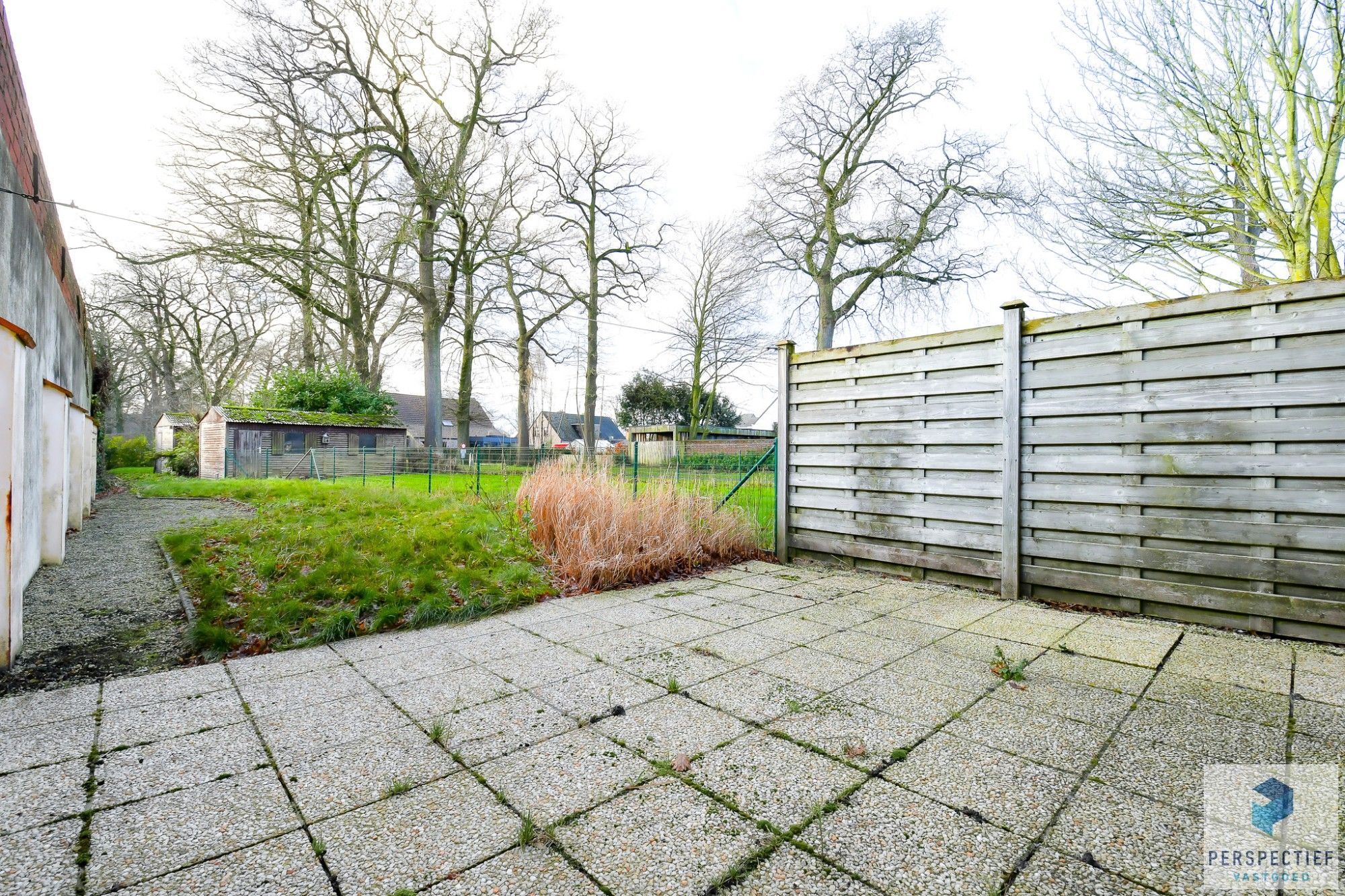 Verrassend ruime woning met tuin en garage foto 2