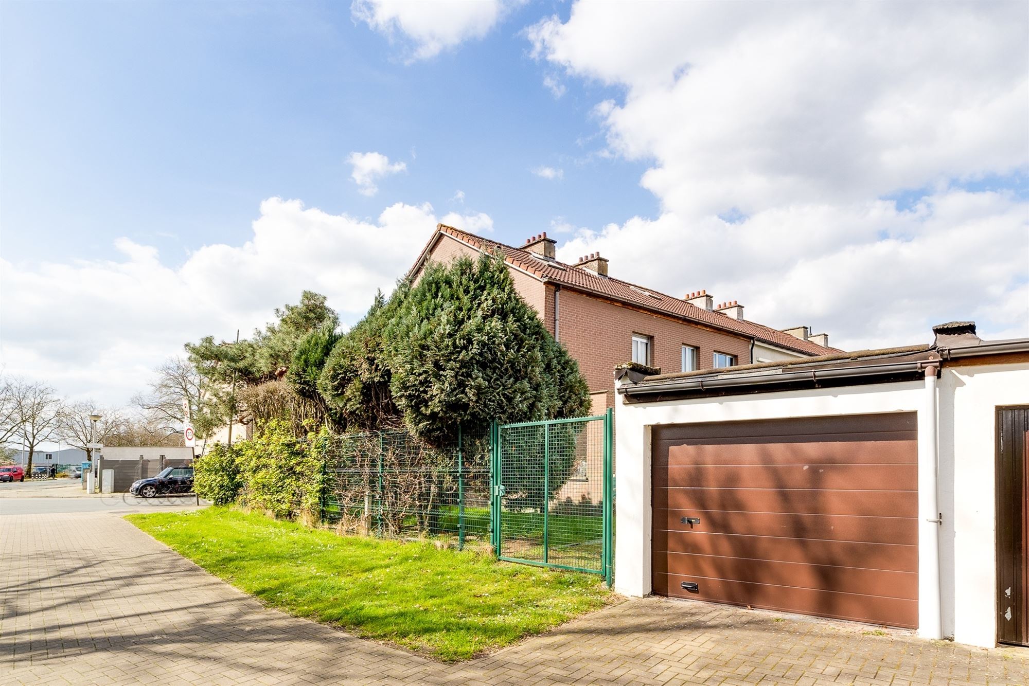 Ruim huis met 4 slpks, 2 bdk en garagebox op 339 m² grond foto 26