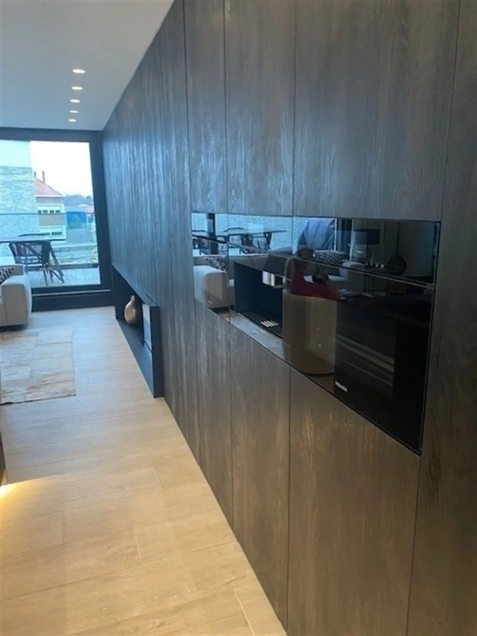 Nieuwbouw bedrijfspand met magazijnen en kantoren/showroom foto 12