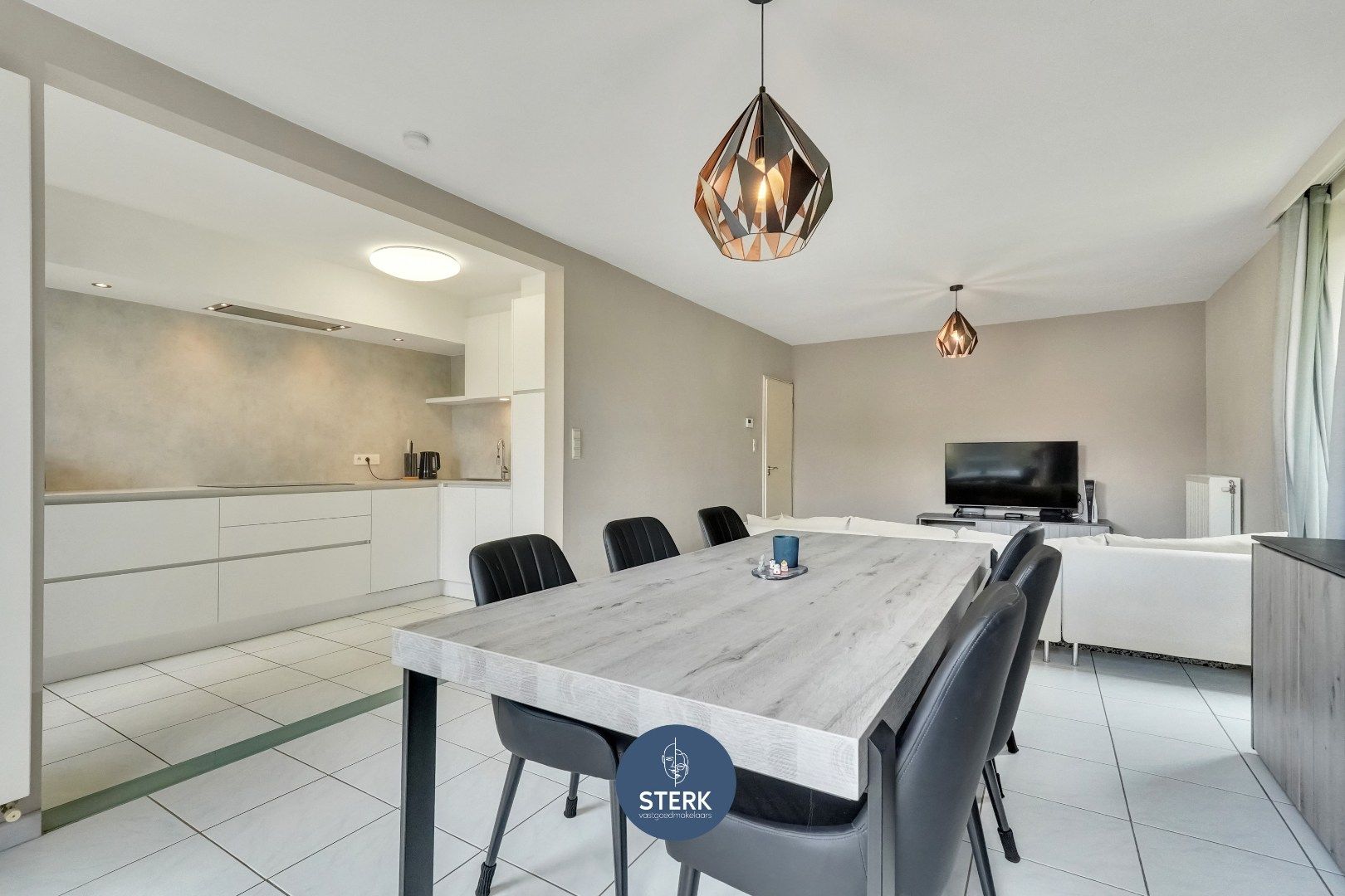 GELIJKVOERS APPARTEMENT VAN 89 M² MET TUIN VLAKBIJ MAASTRICHT ! foto 9