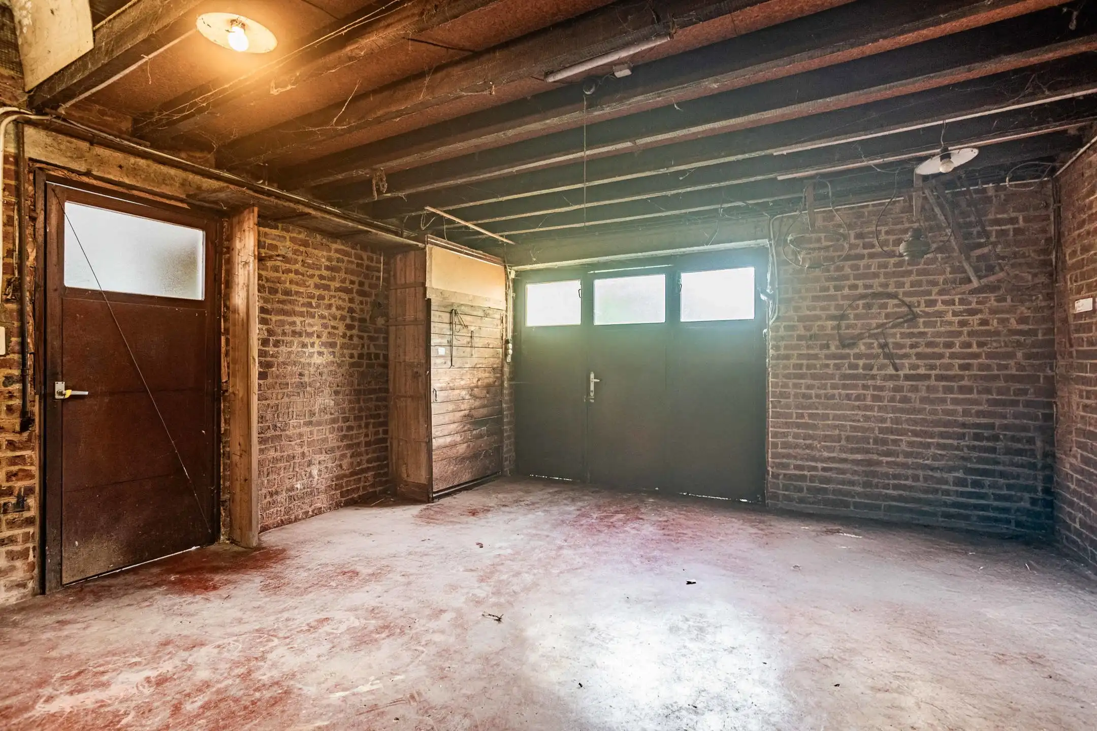 Gunstig gelegen halfopen bebouwing met garage. foto 12