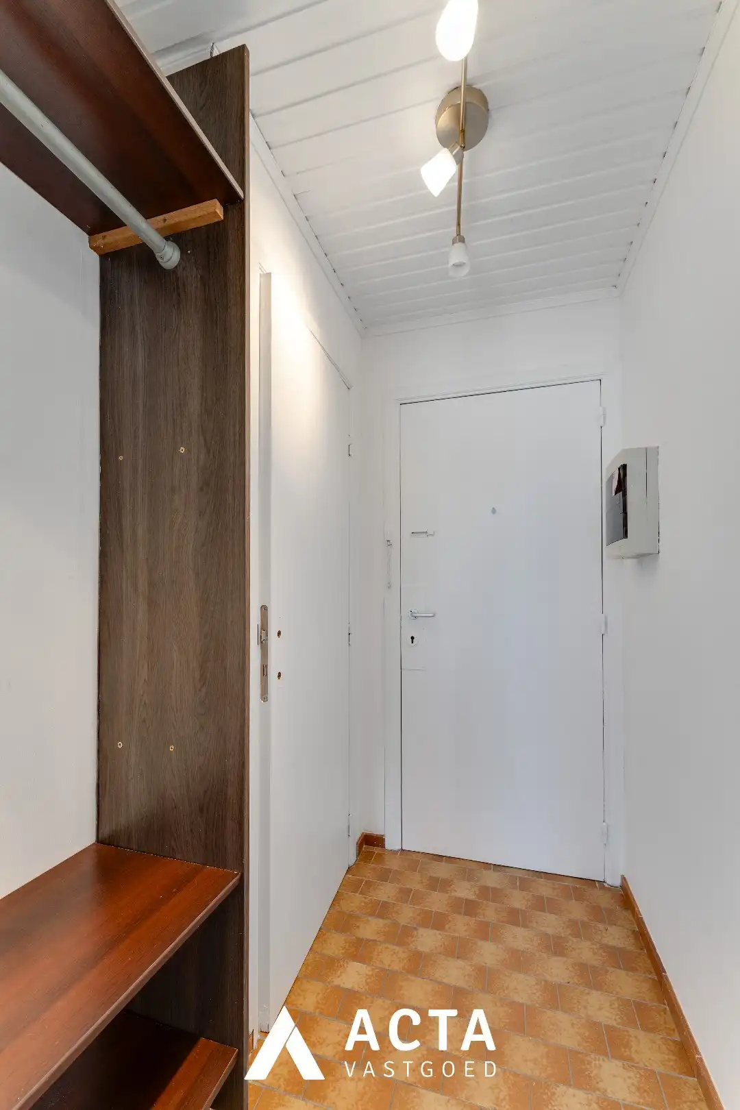 Instapklare studio met terras in Mariakerke foto 4