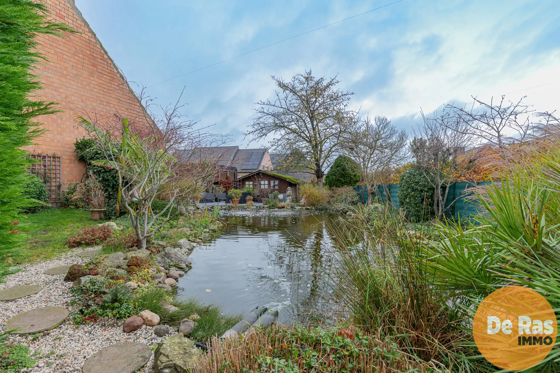 HAALTERT- Ruime woning met bouwgrond  foto 2