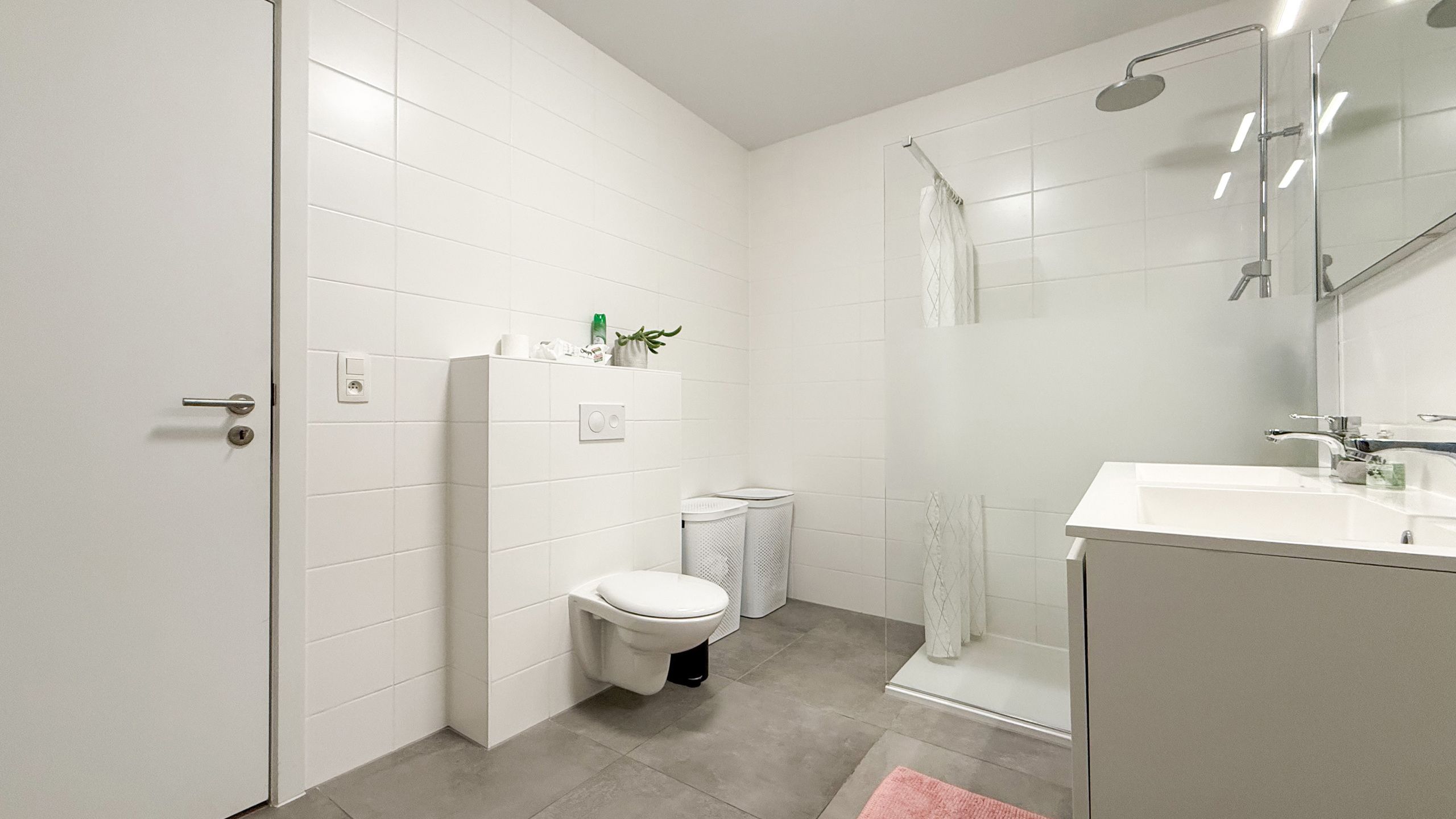 Nieuwbouwappartement met 2 slpks terras en parking aan 2% RR foto 18