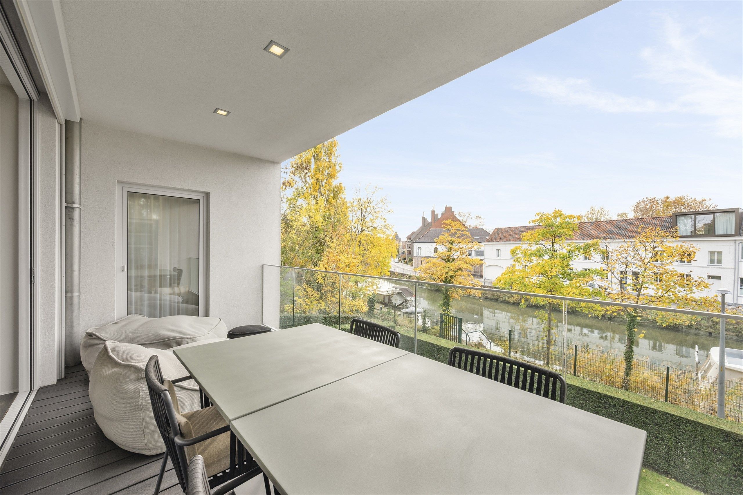 Machtig, prachtig luxe appartement met frontaal Leiezicht! foto 19