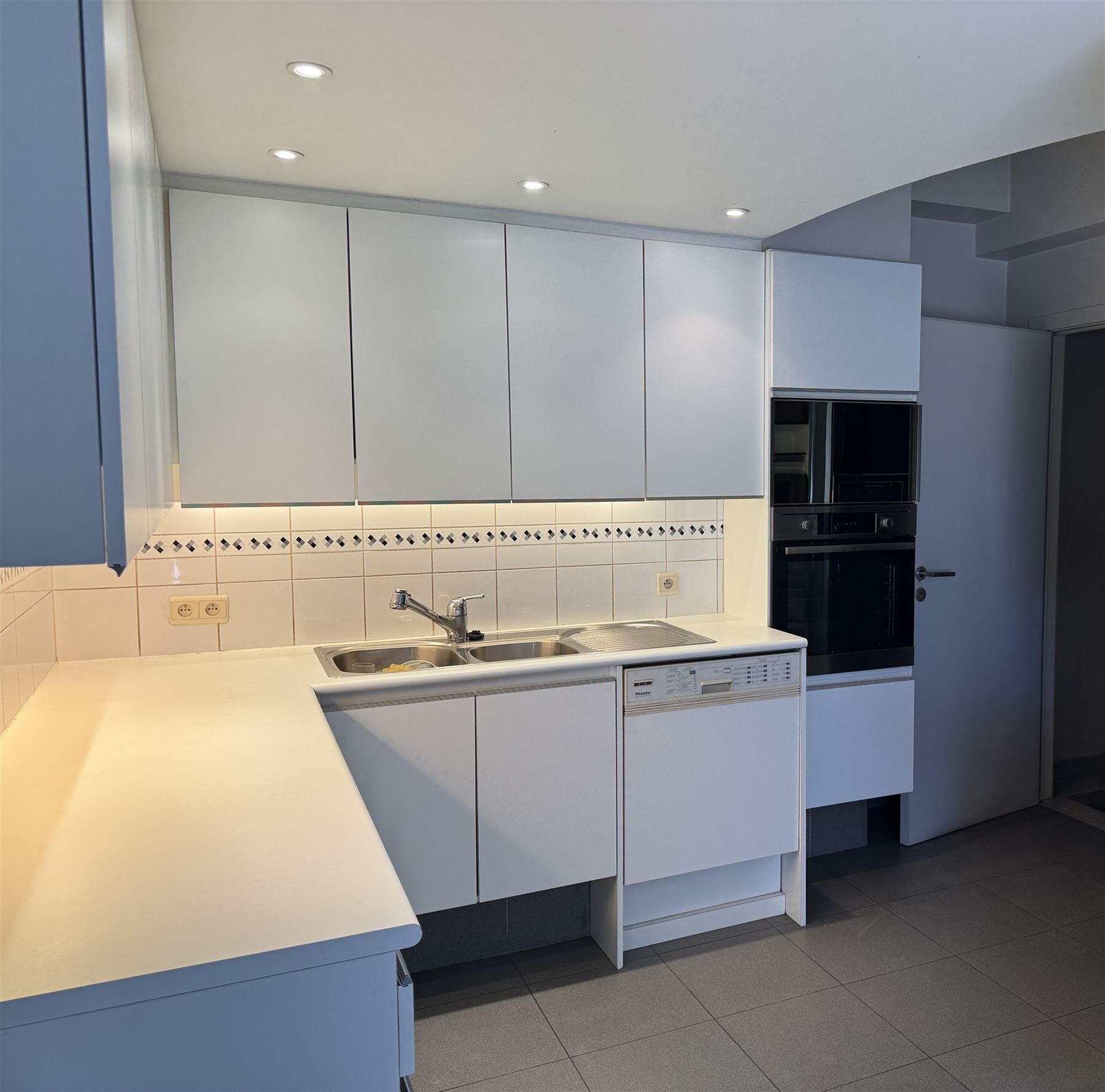 Ruim duplex appartement met 3 slaapkamers foto 4