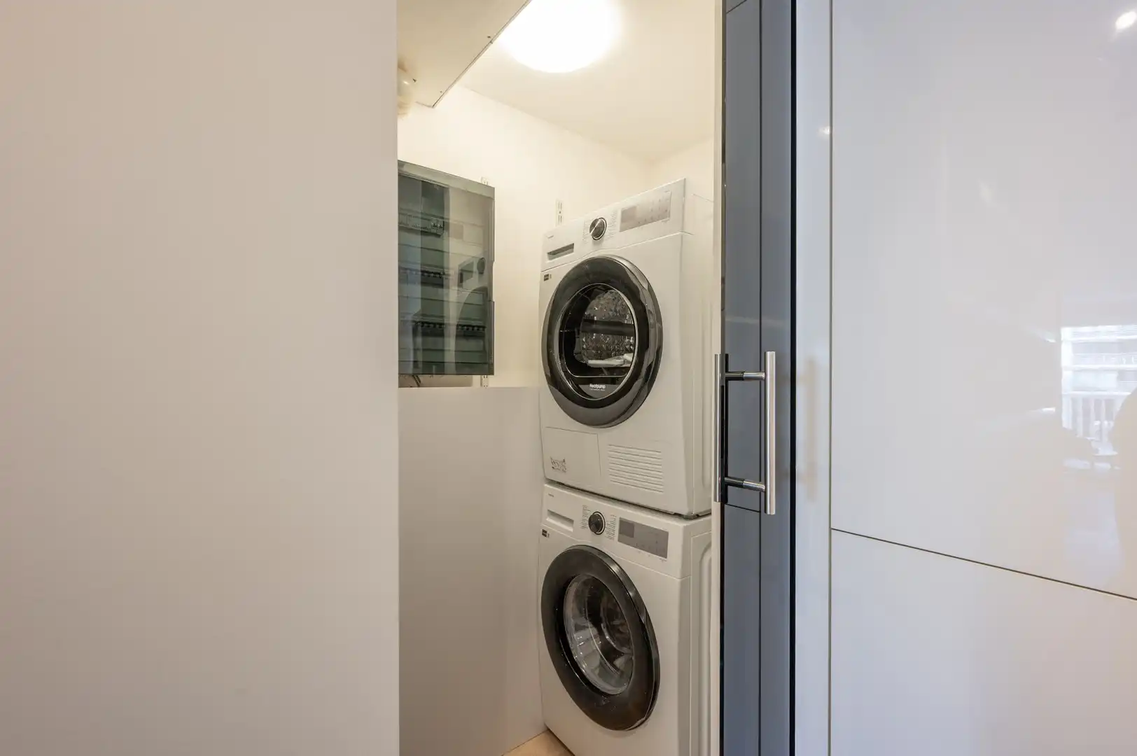 Lichtrijk 2-slaapkamer appartement met open zicht over het Abraham Hansplein. foto 16