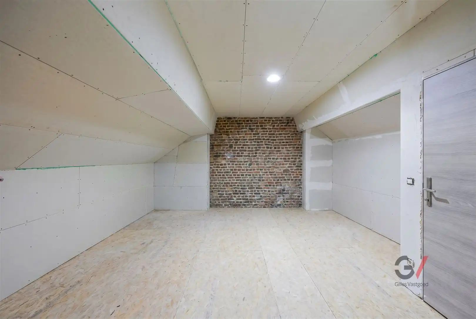 Instapklare gerenoveerde woning gelegen in Steenokkerzeel foto 10
