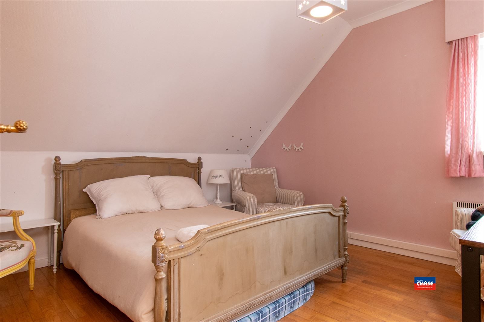 PRACHTIG LANDHUIS MET PRAKTIJKMOGELIJKHEDEN EN ZWEMBAD OP EEN TOTALE OPPERVLAKTE VAN 10a 50ca  foto 32