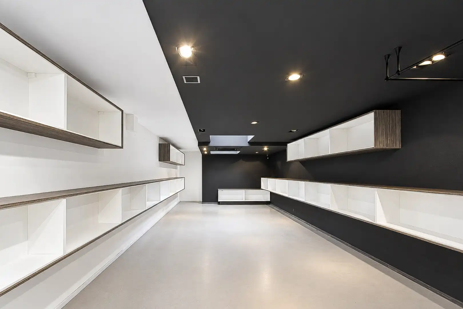 Commerciële ruimte te huur Lippenslaan 120 - - 8300 Knokke-Heist