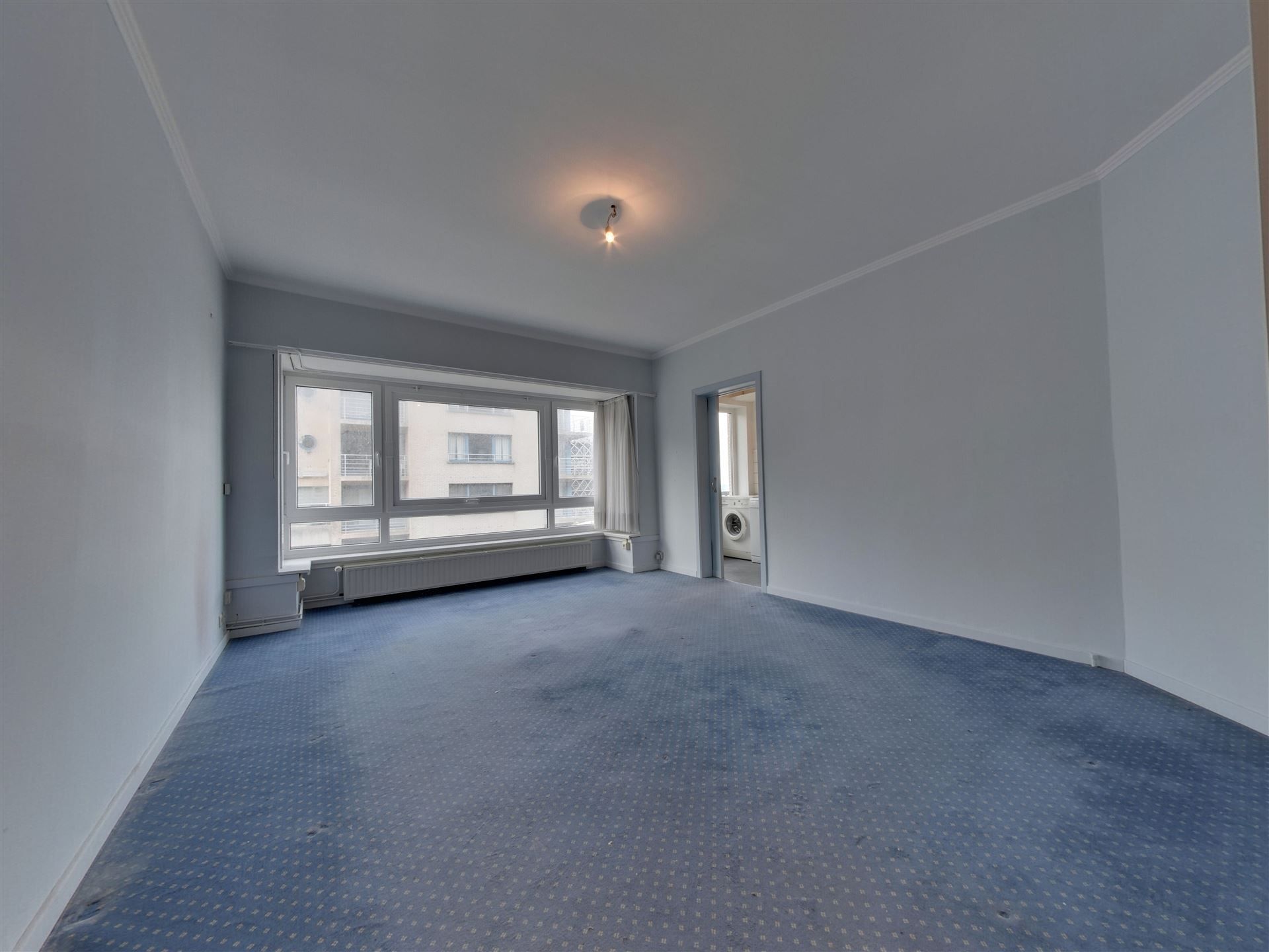 Te renoveren appartement met zijdelings zeezicht foto 3