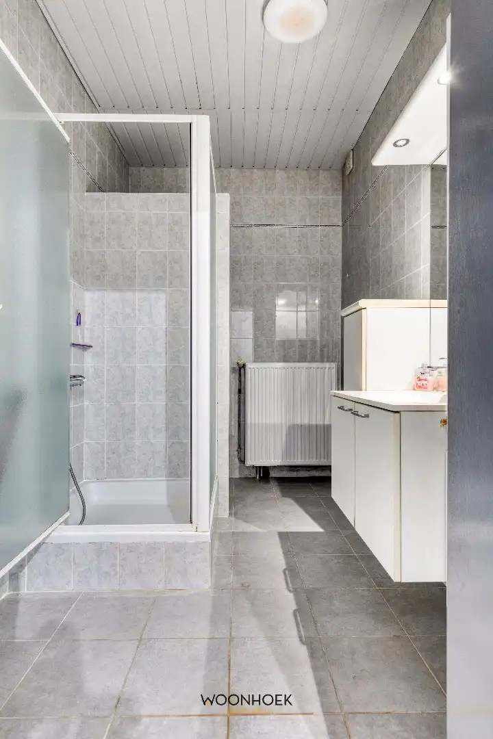 Centraal gelegen woning met 2 badkamers te Zele! foto 7