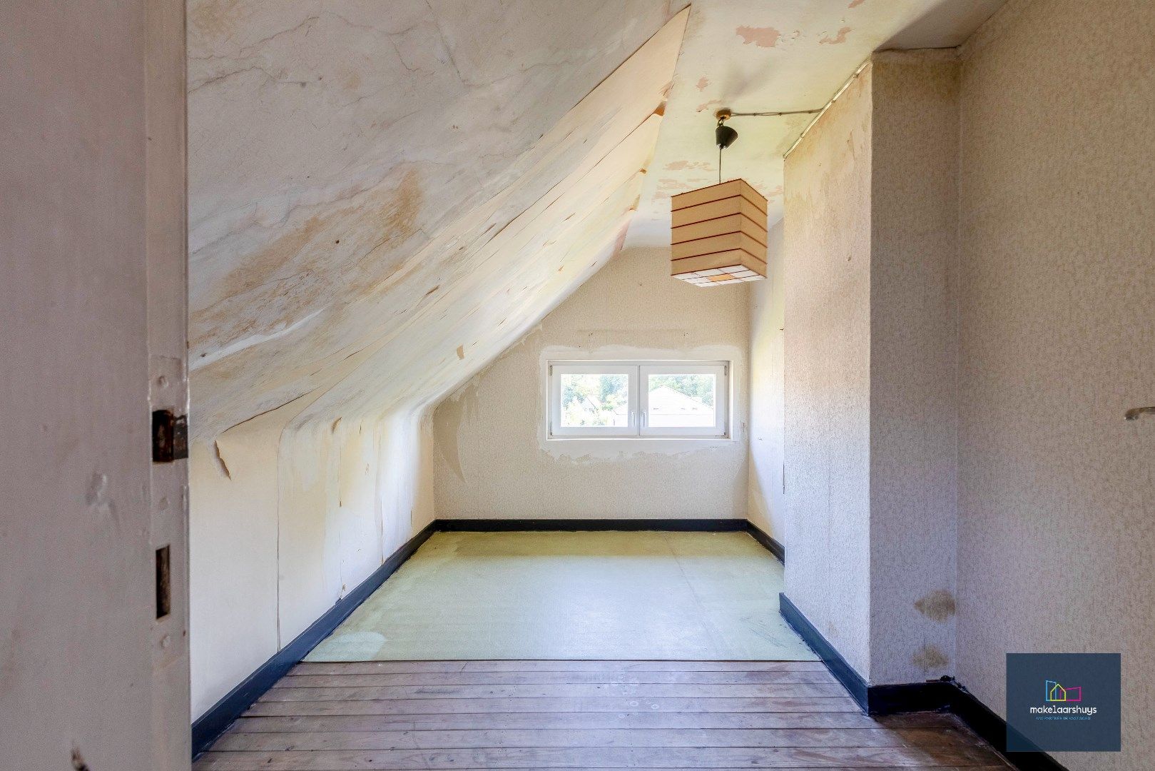 VERKOCHT !!! Residentieel gelegen  te renoveren halfopen bebouwing met tuin  foto 18