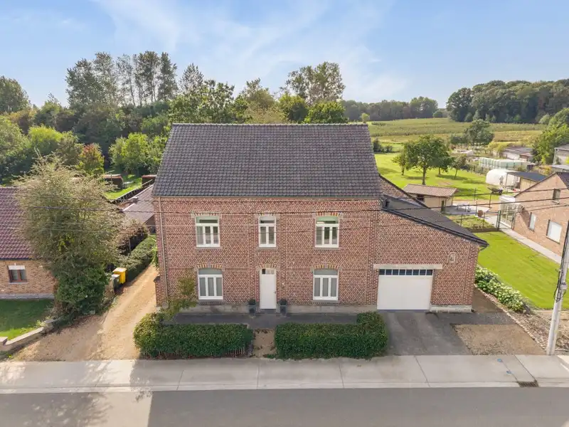 Unieke, energiezuinige herenwoning met karakter op 36are foto {{pictureIndex}}