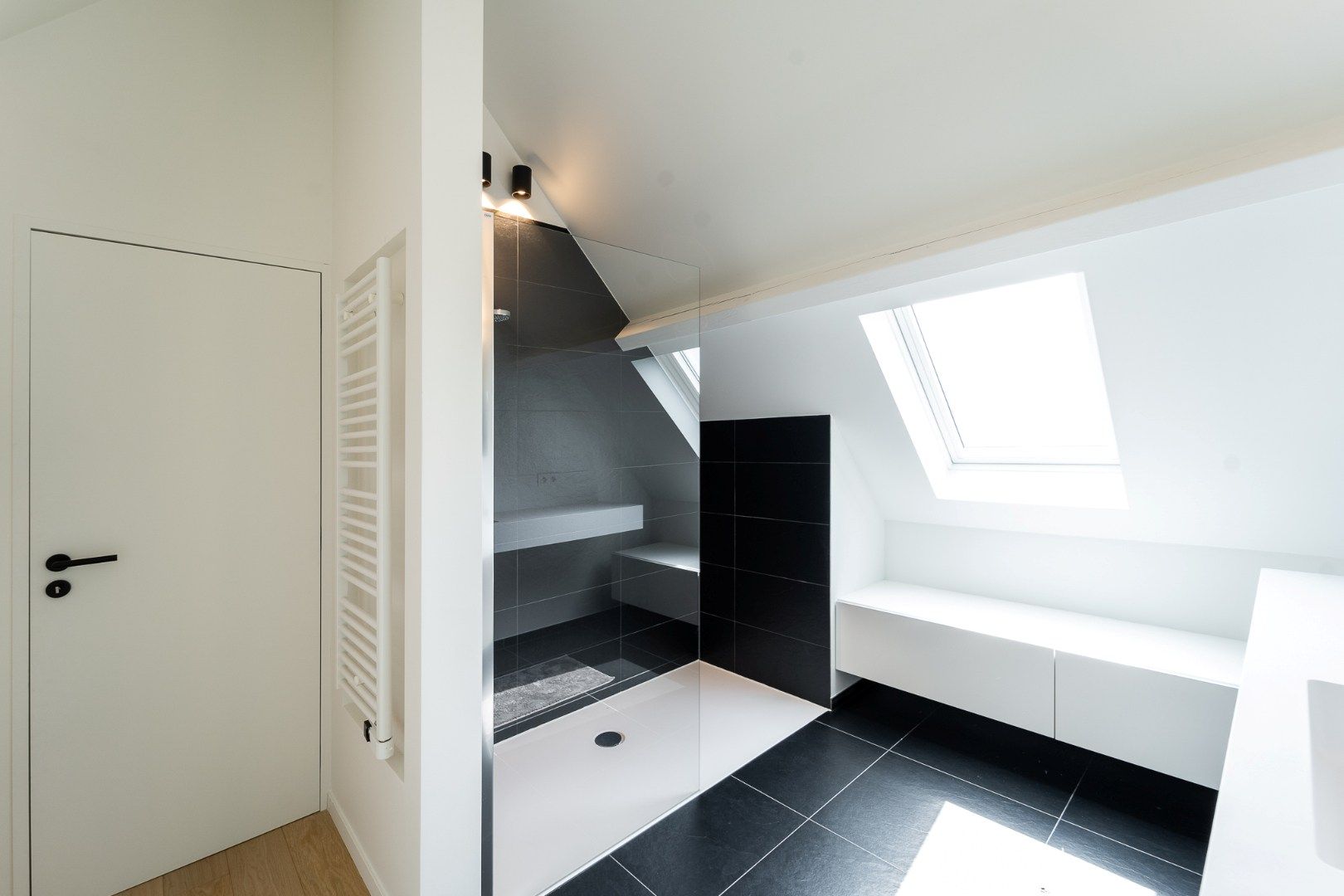 Prachtig gerenoveerde hoeve met panoramisch zicht over de polders foto 26