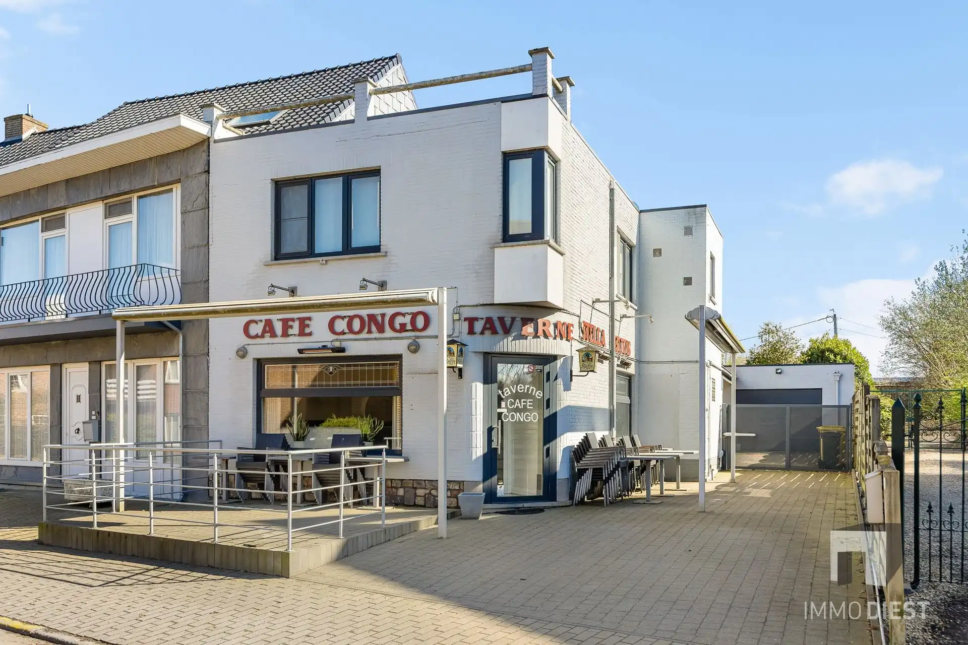 Hoofdfoto van de publicatie: Vroegere café met woning met 4 ruime slaapkamers