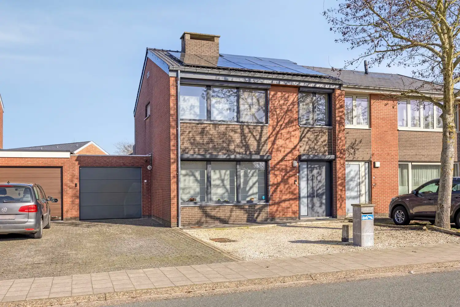 Energiezuinige gezinswoning met 4 slaapkamers, tuin en garage foto {{pictureIndex}}