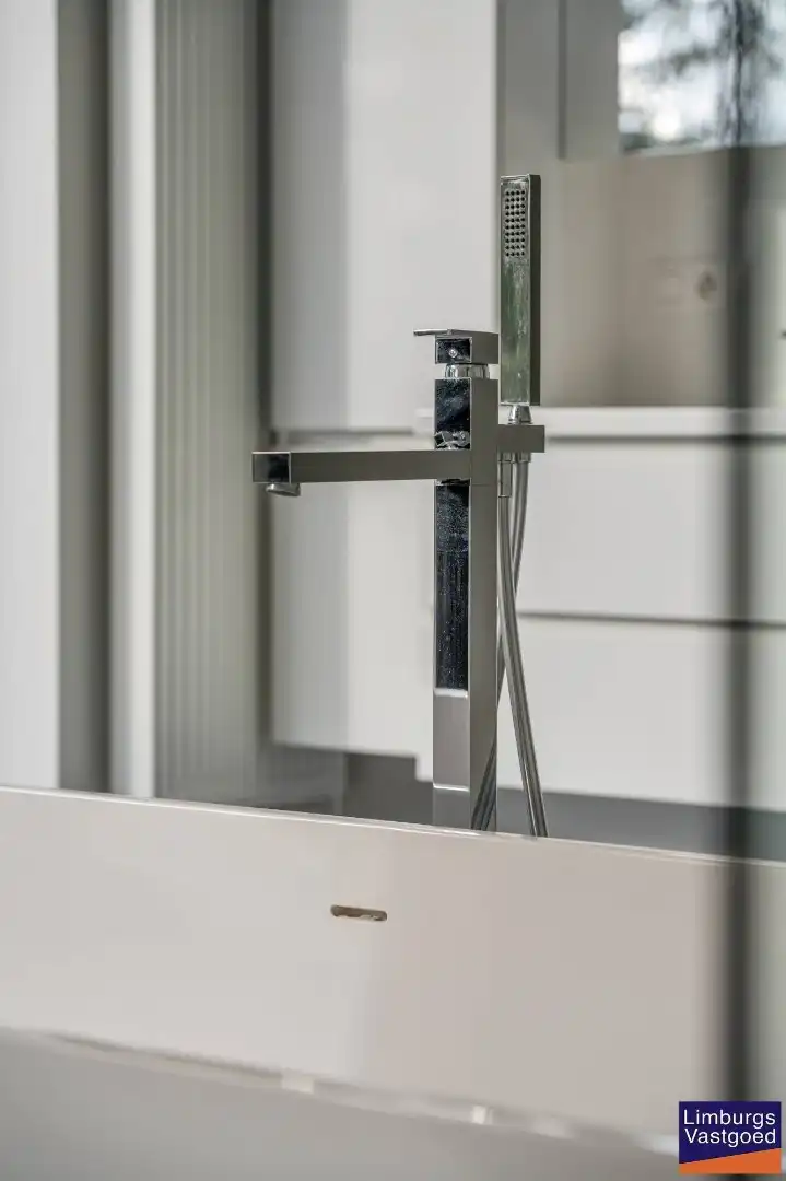 Exclusieve woning met praktijkruimte en zicht op weilanden foto 28