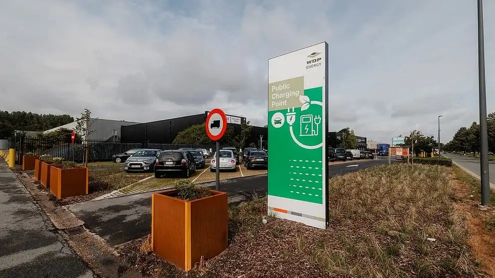 Magazijn met kantoren te huur op logistieke site te Bornem foto 18