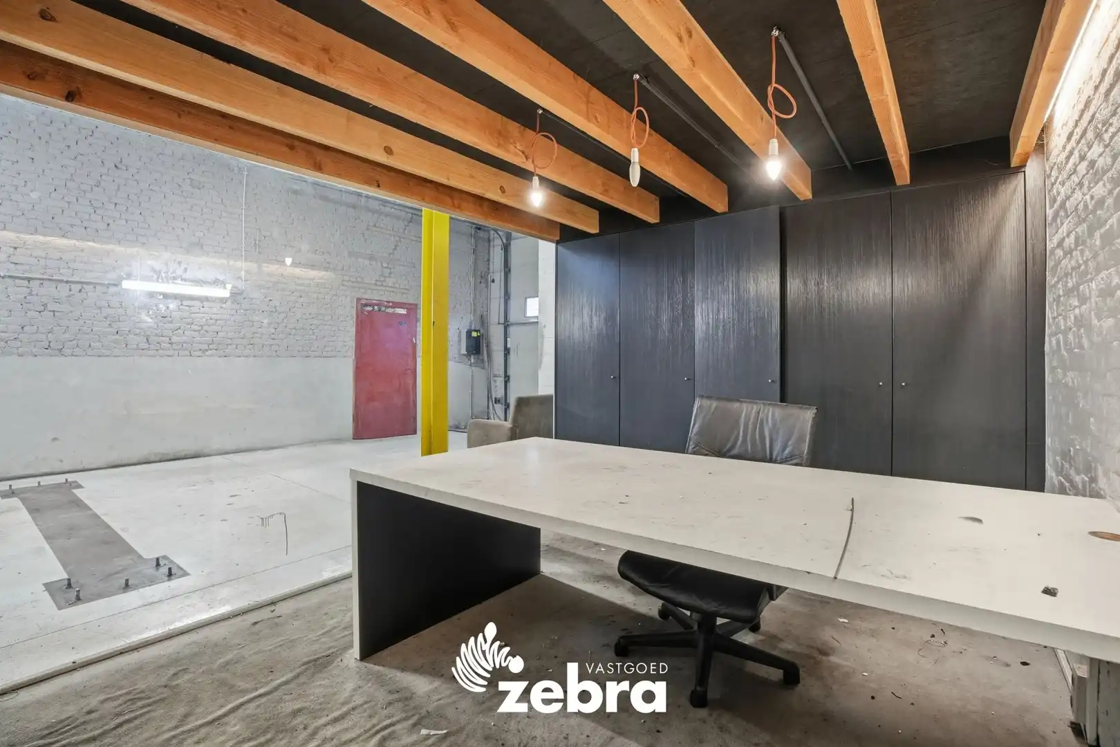 Woning met magazijn te Heule! foto 3