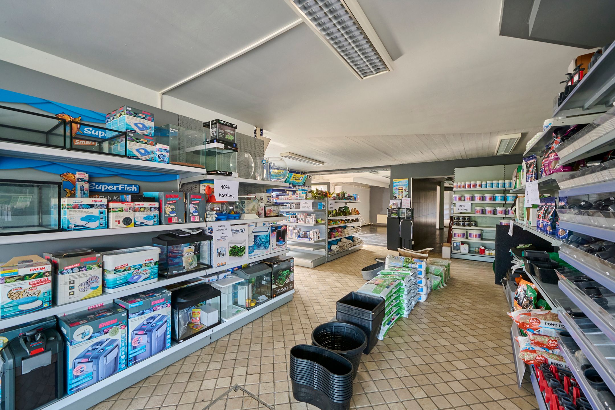 Ruim handelspand met woonst (3slpk)- zwemvijver  - diverse mogelijkheden !  foto 7