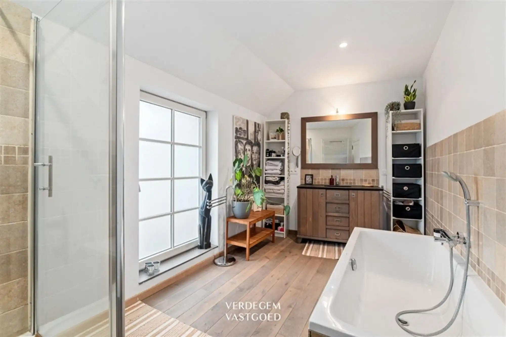 Knap appartement op centrale ligging met 3 slaapkamers en XL terras foto 15