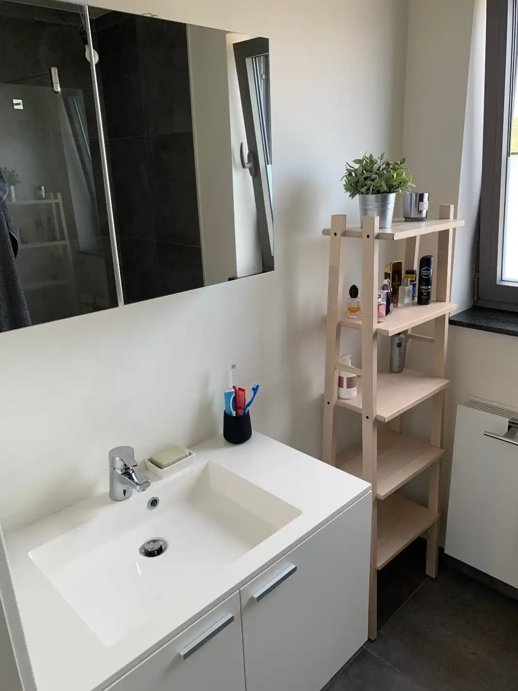 GEZELLIG APPARTEMENT MET 2 SLAAPKAMERS, TERRAS, KELDER EN 1 AUTOSTANDPLAATS TE BILZEN!  foto 18