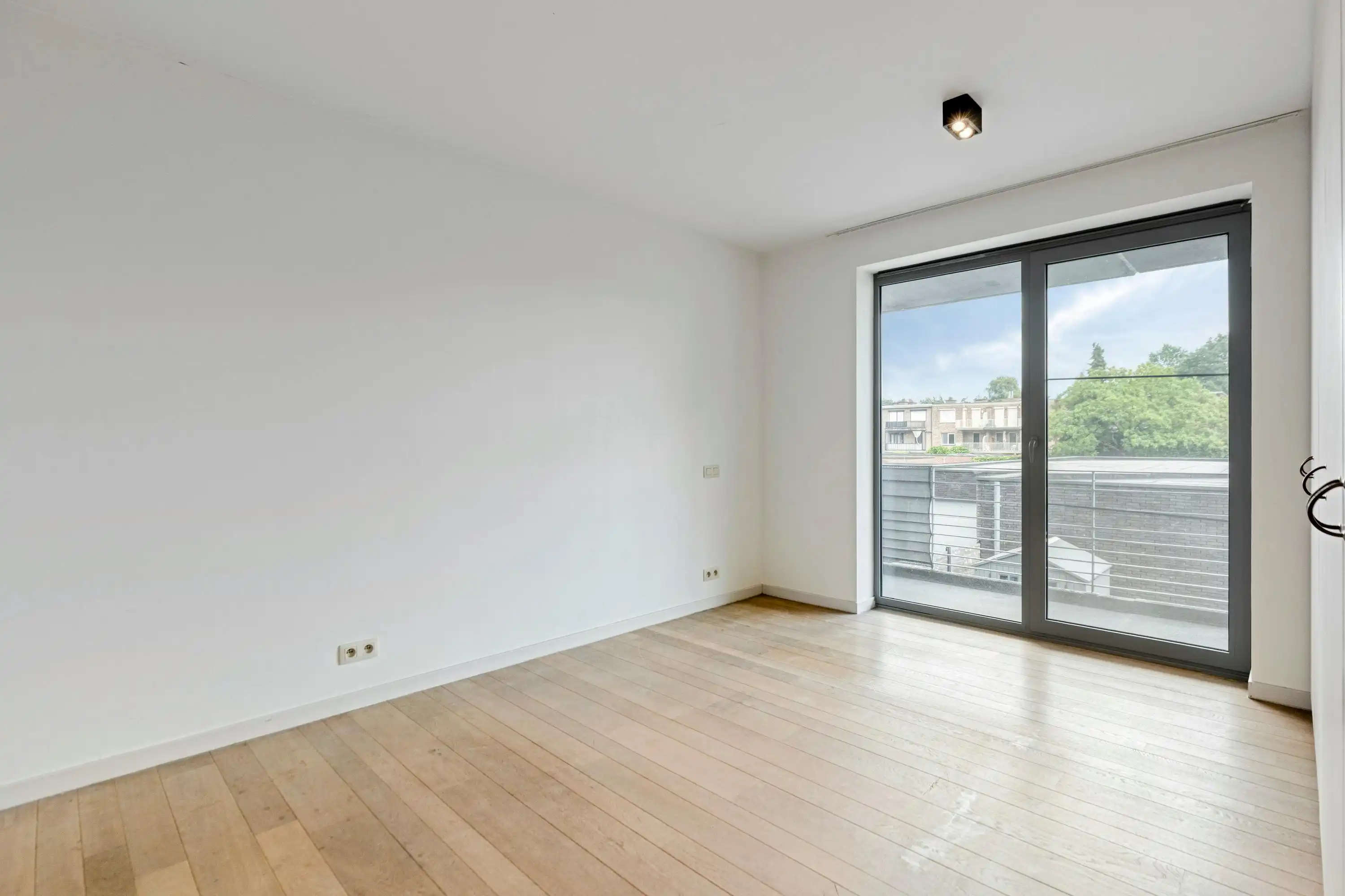 Ruim appartement met 2 slpk en garage te koop in Brasschaat foto 13