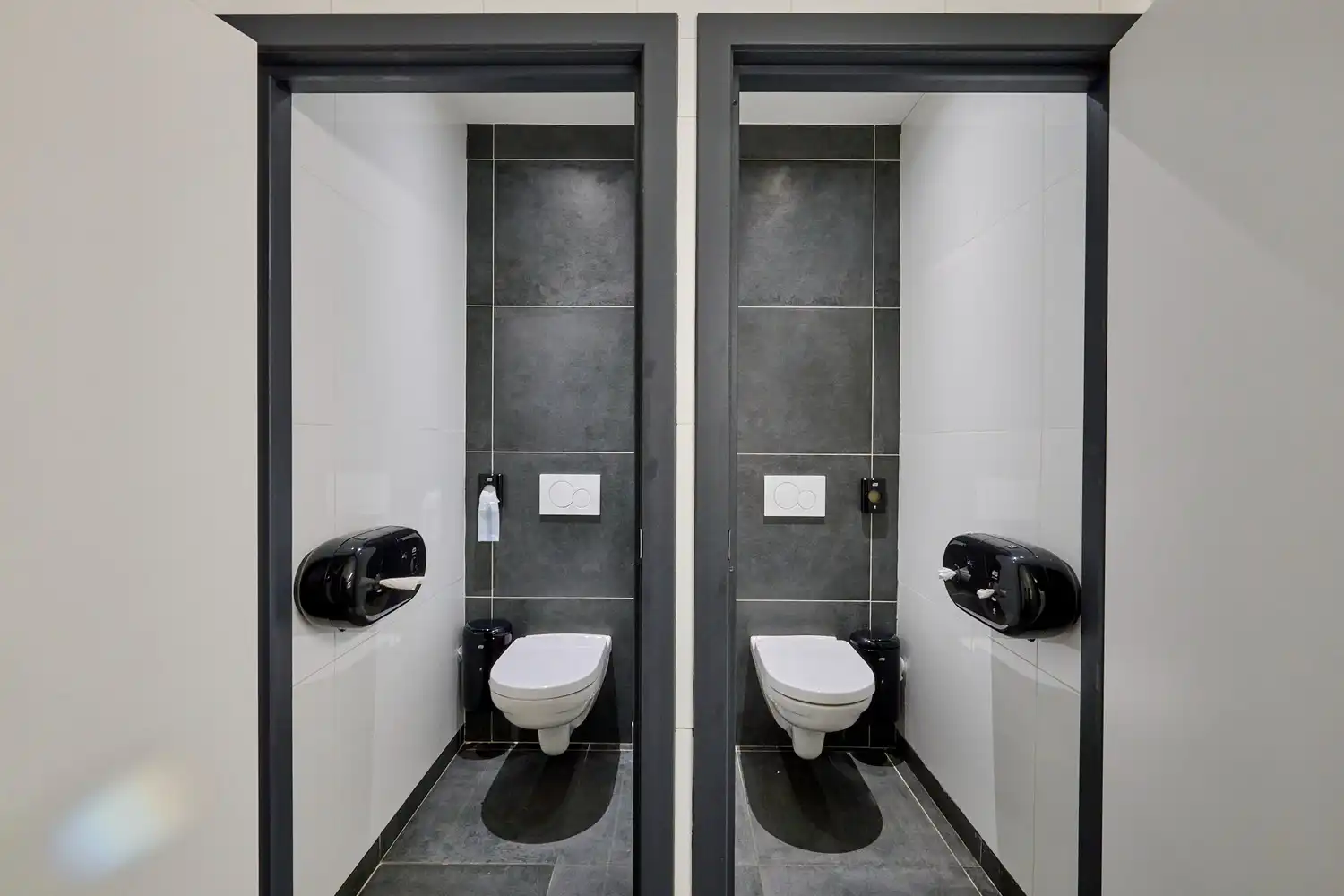 Instapklaar horecapand te koop in Diepenbeek – volledig vernieuwd, tal van mogelijkheden foto 11