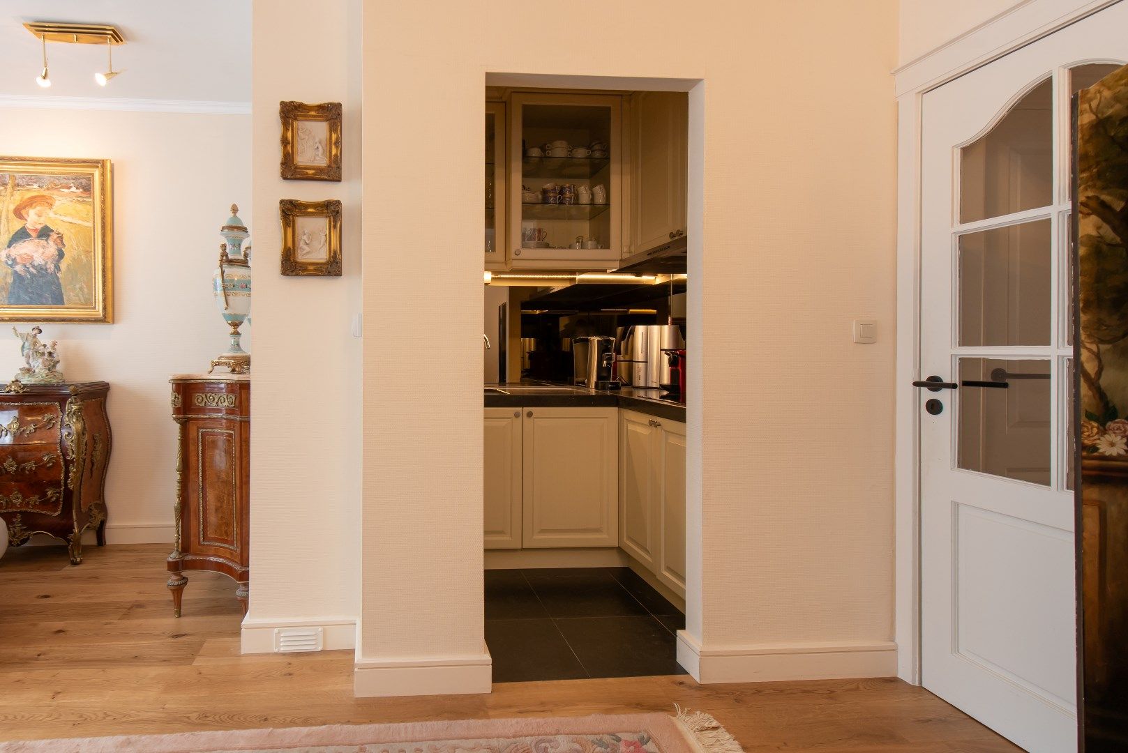Charmant en mooi afgewerkt centraal gelegen 2 slaapkamer appartement foto 15