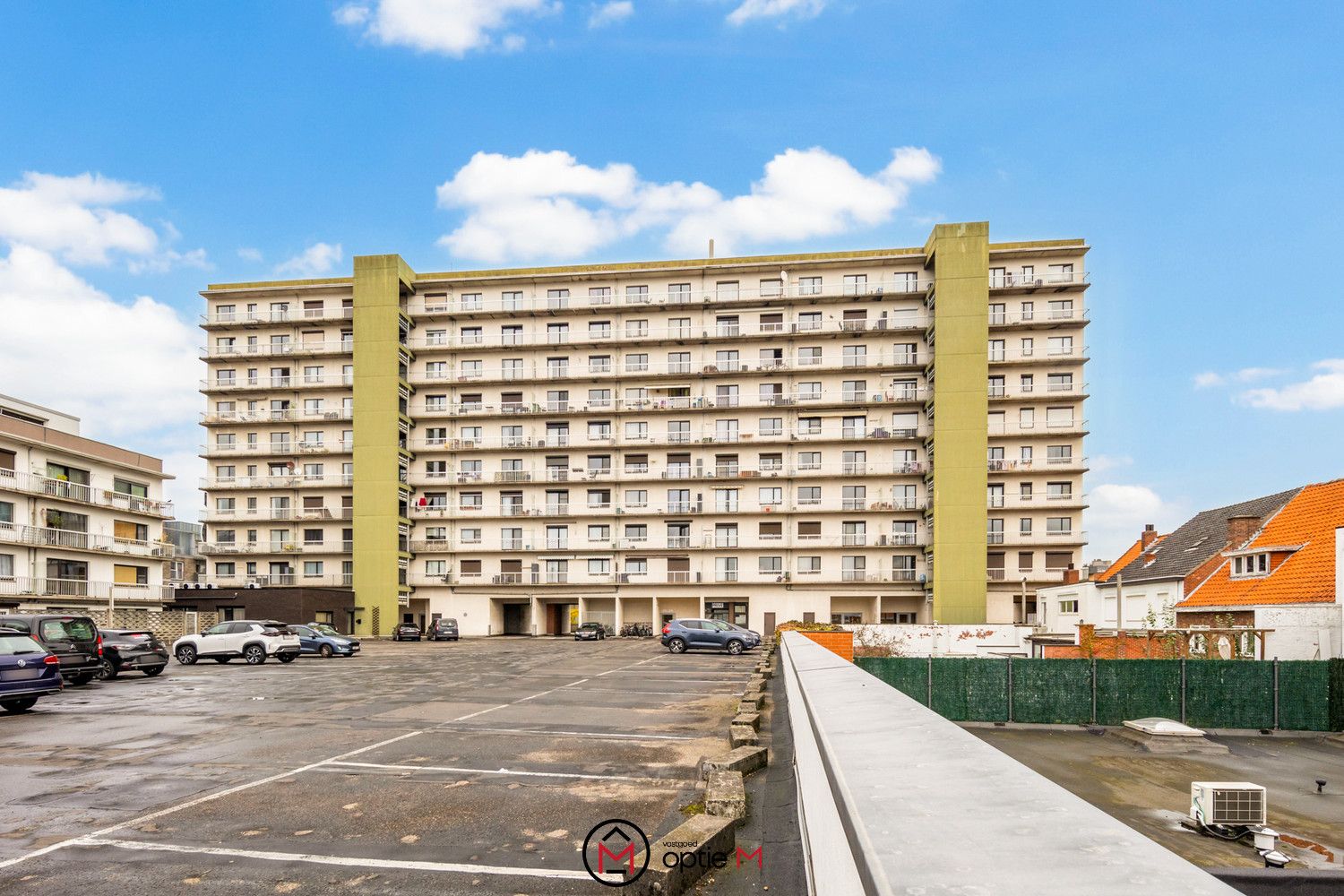 APPARTEMENT MET PANORAMISCH ZICHT EN TERRAS IN HARTJE GENK foto 2