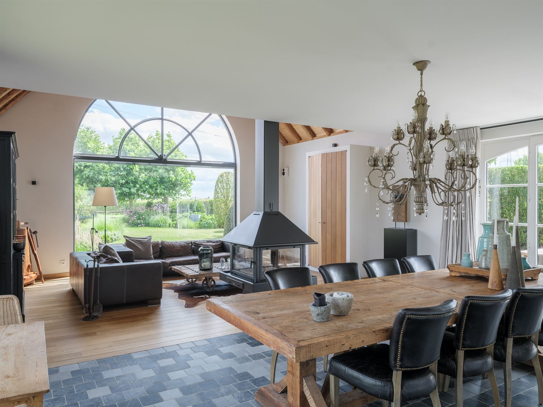 Karaktervolle hoeve met stijl en privacy foto 14