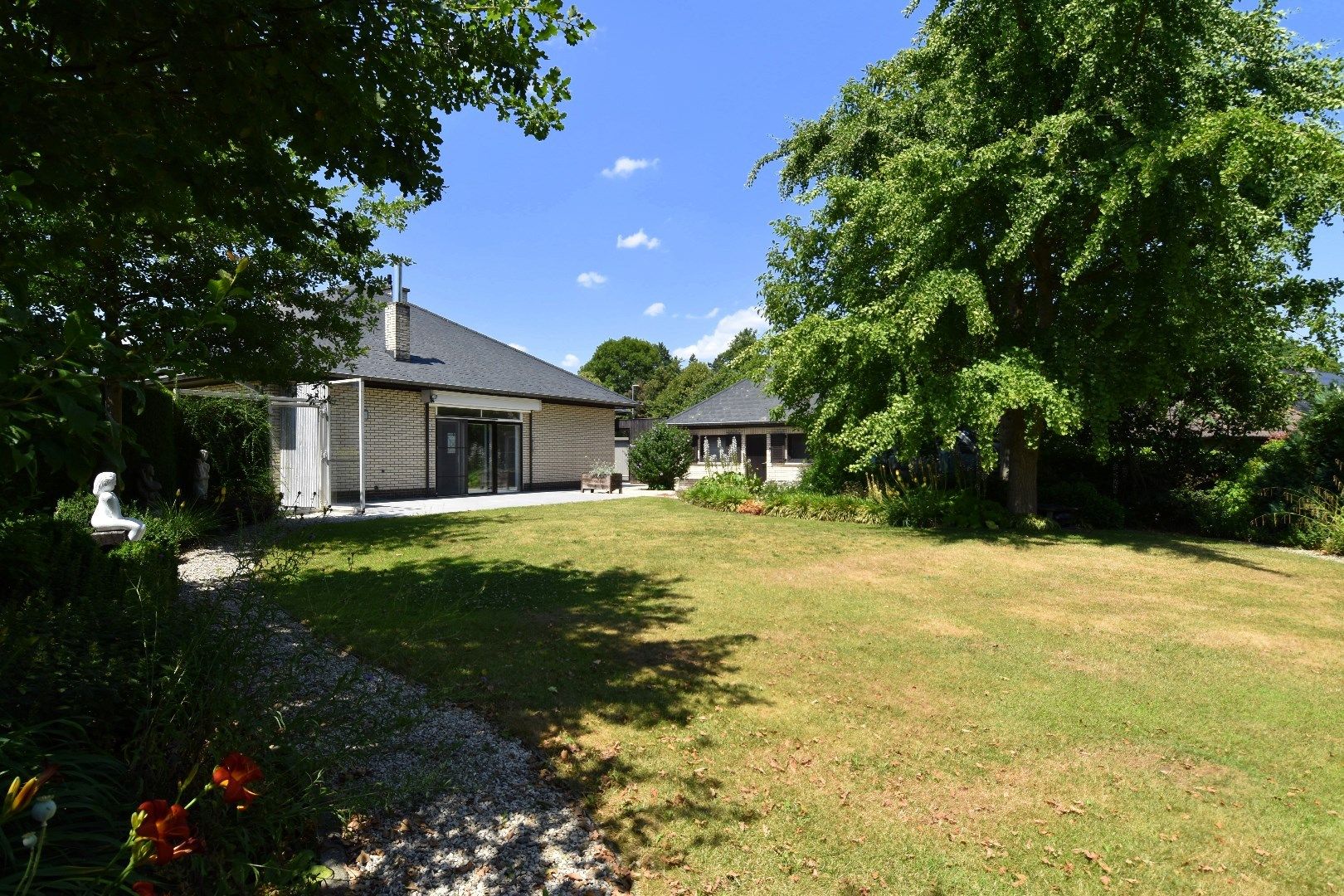 Villa met 3 slaapkamers (mogelijkheid tot meer!) te koop op 1922 m² grond nabij het centrum van Gullegem foto 15