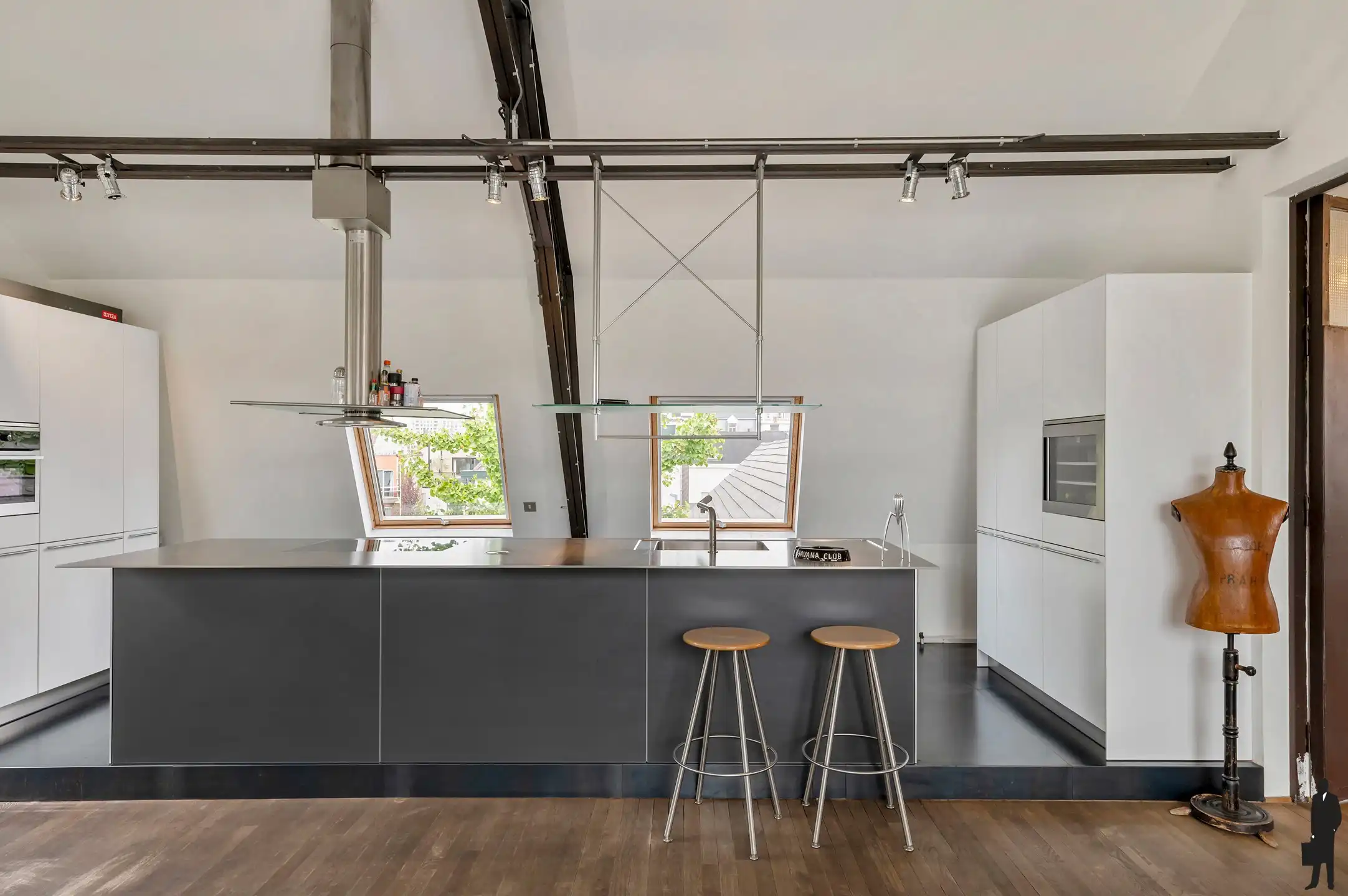 Unieke loft met perfecte synergie tussen wonen en werken foto 7
