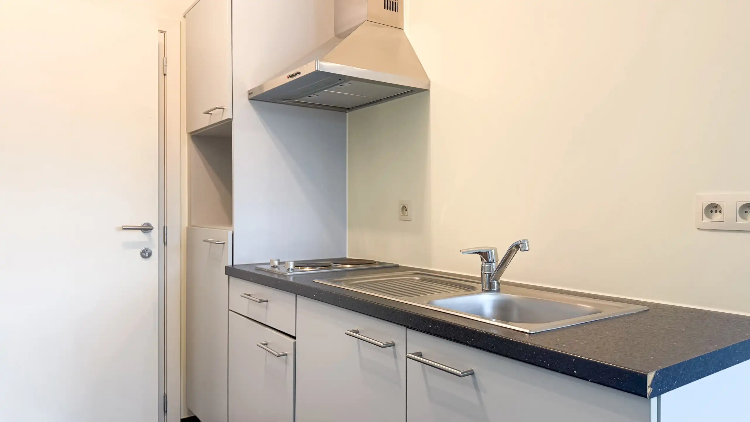 Veelzijdig investeringspand met 10 kamers, lift en kelder! foto 47