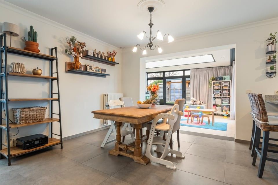 GEZELLIGE INSTAPKLARE GEZINSWONING MET 3 SLAAPKAMERS EN GARAGE IN KOZEN foto 8