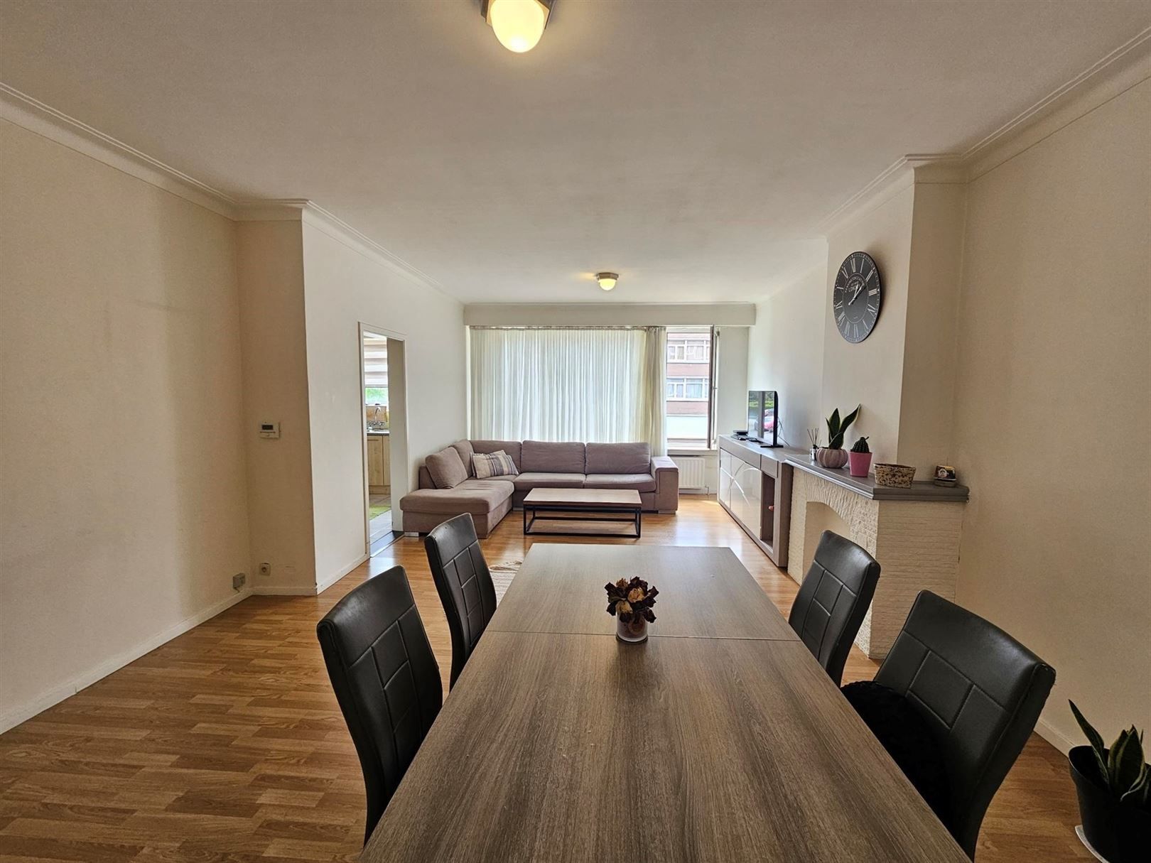 Instapklaar appartement met 2 slpks en terras foto 2