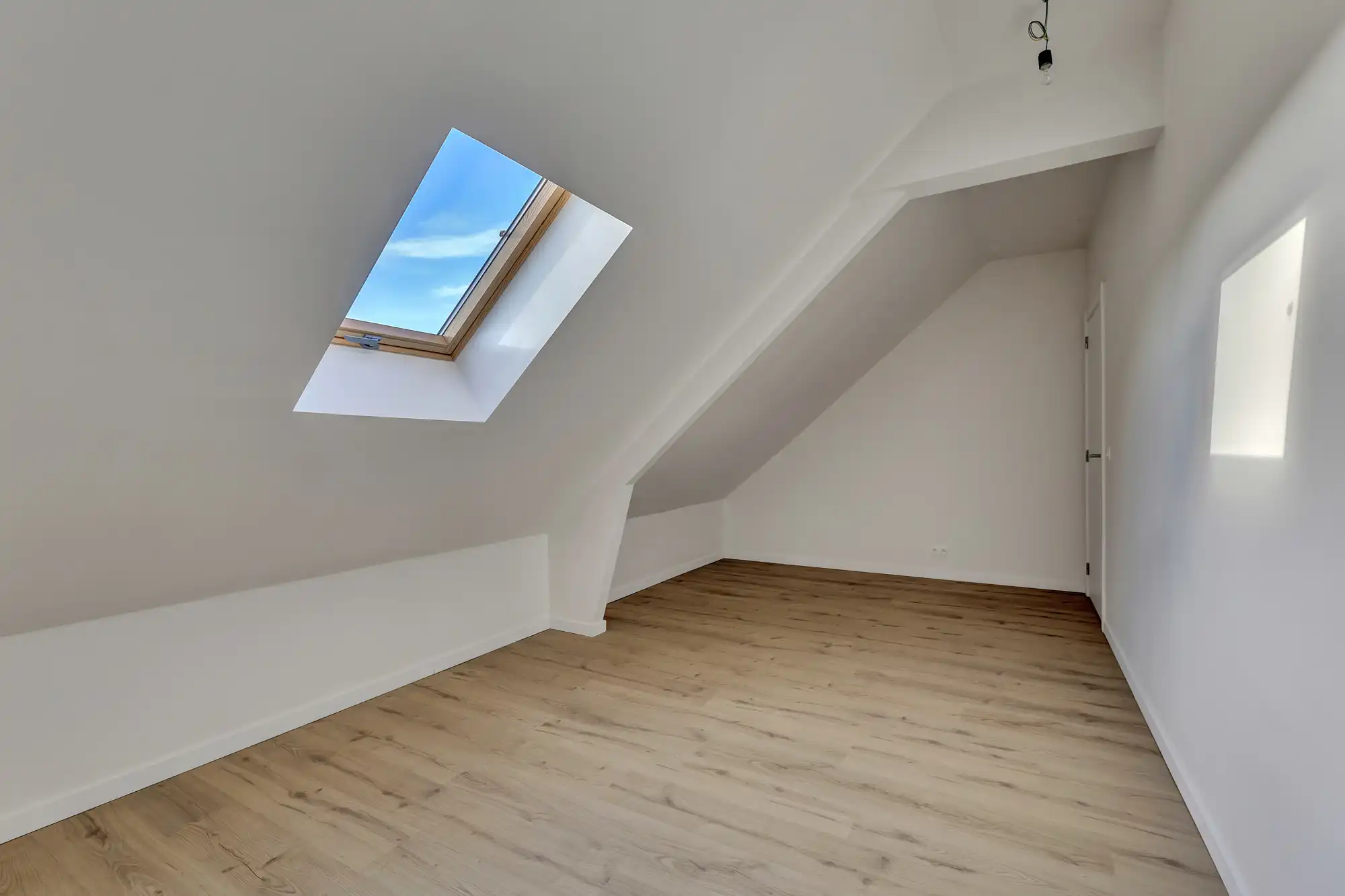 Volledig gerenoveerde woning met 4 slpks en tuin foto 18